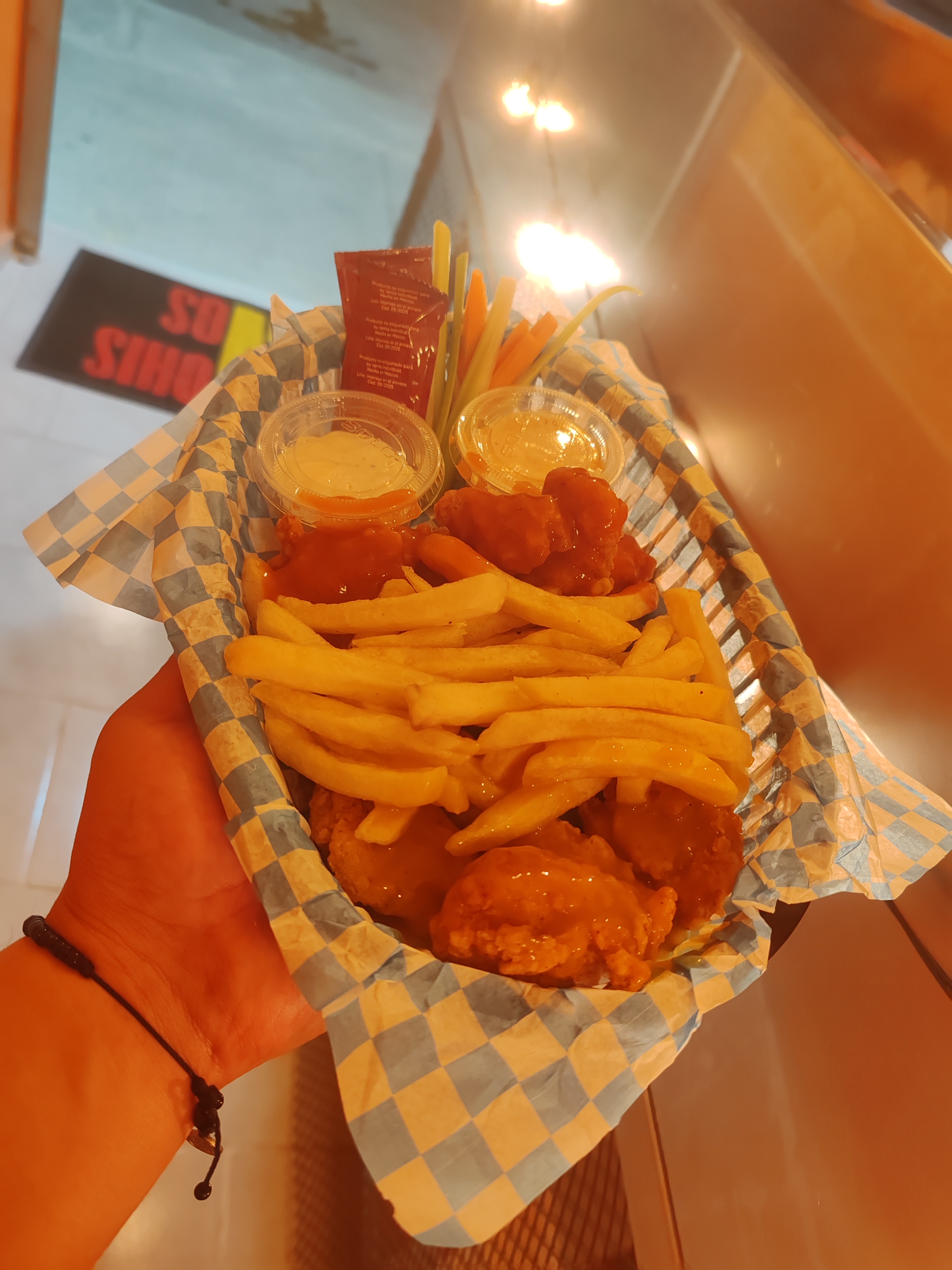 Monchis Wings image 4