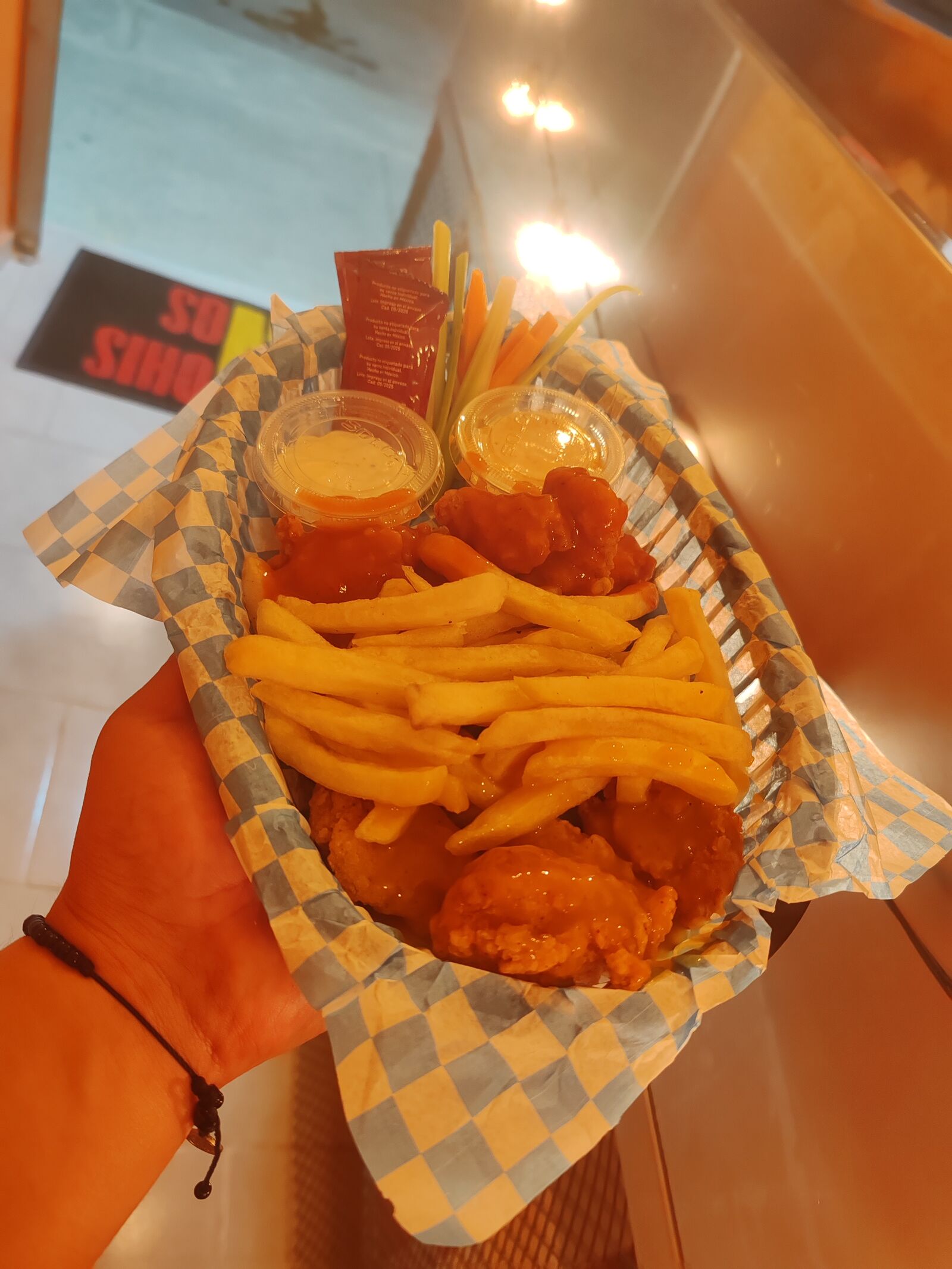 Monchis Wings image 4