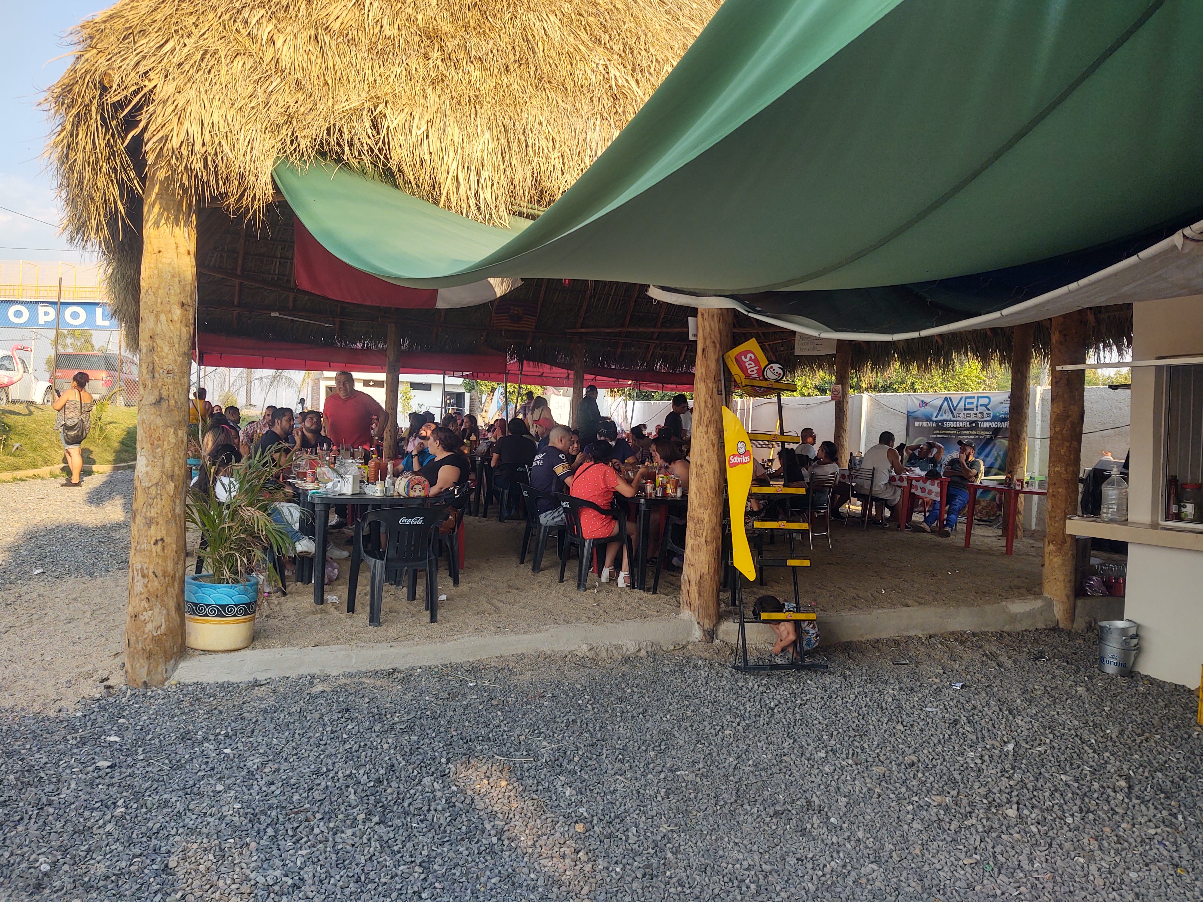 Mariscos Yeyos image 2