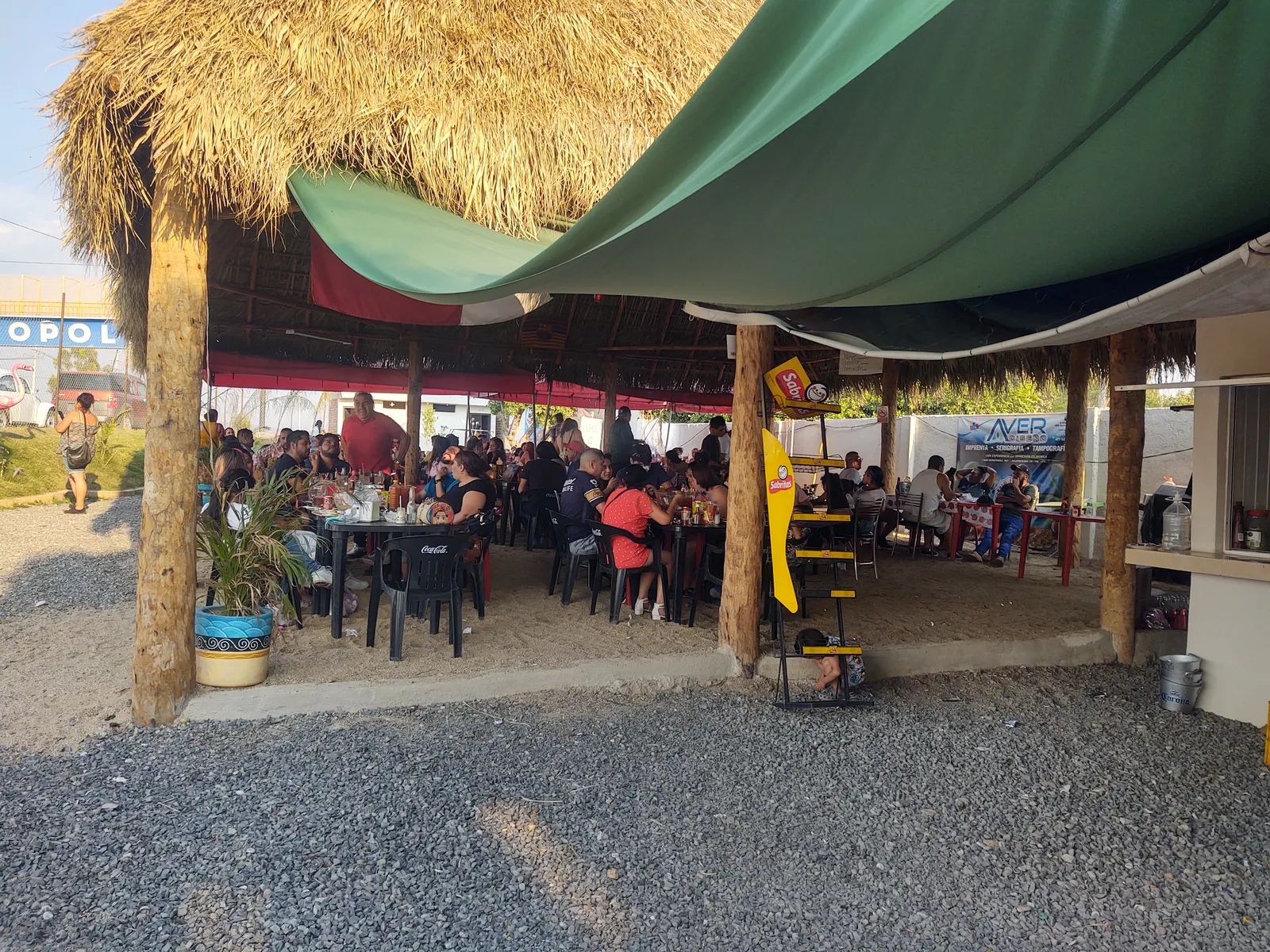 Mariscos Yeyos image 2