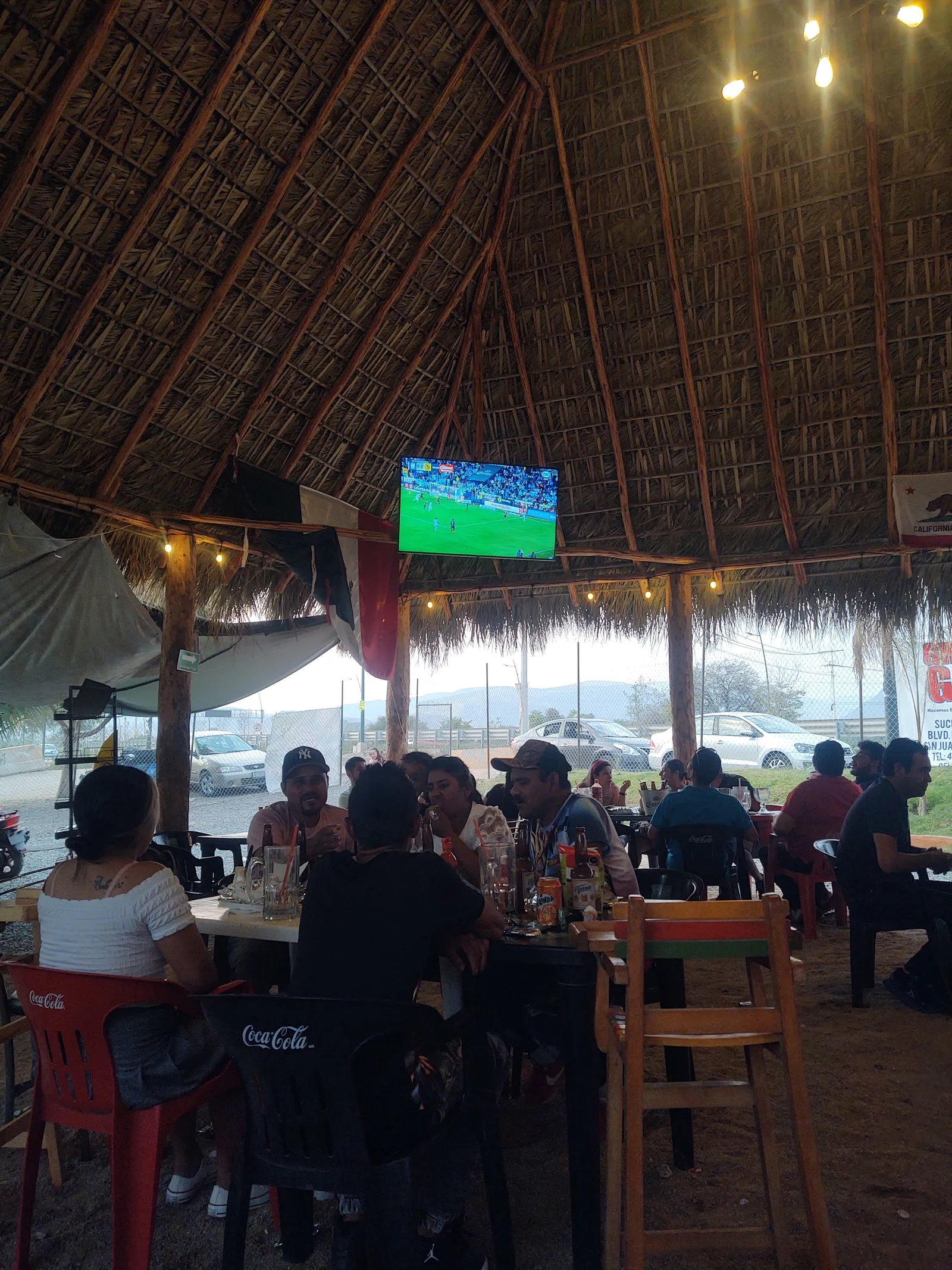 Mariscos Yeyos image 10