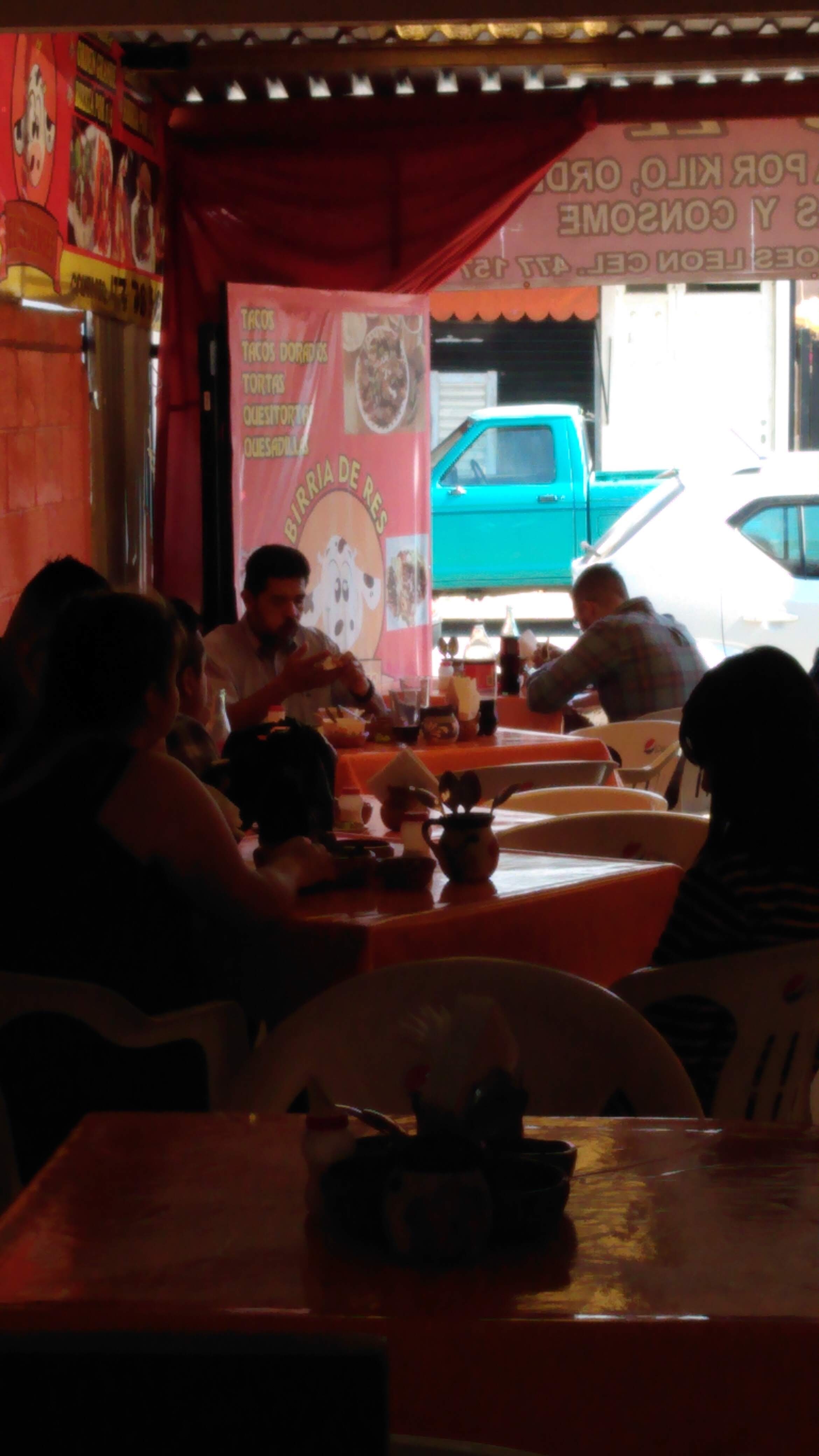 Birria de res "El Wuenses" image 8