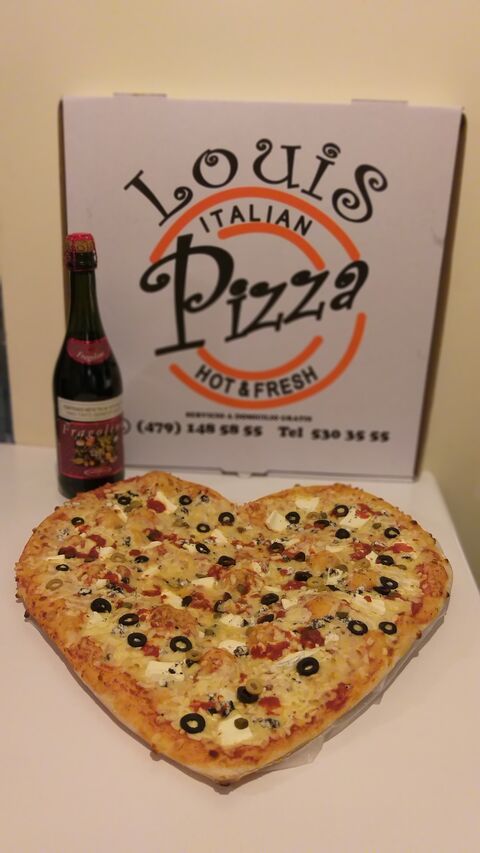 Louis italian pizza image 4