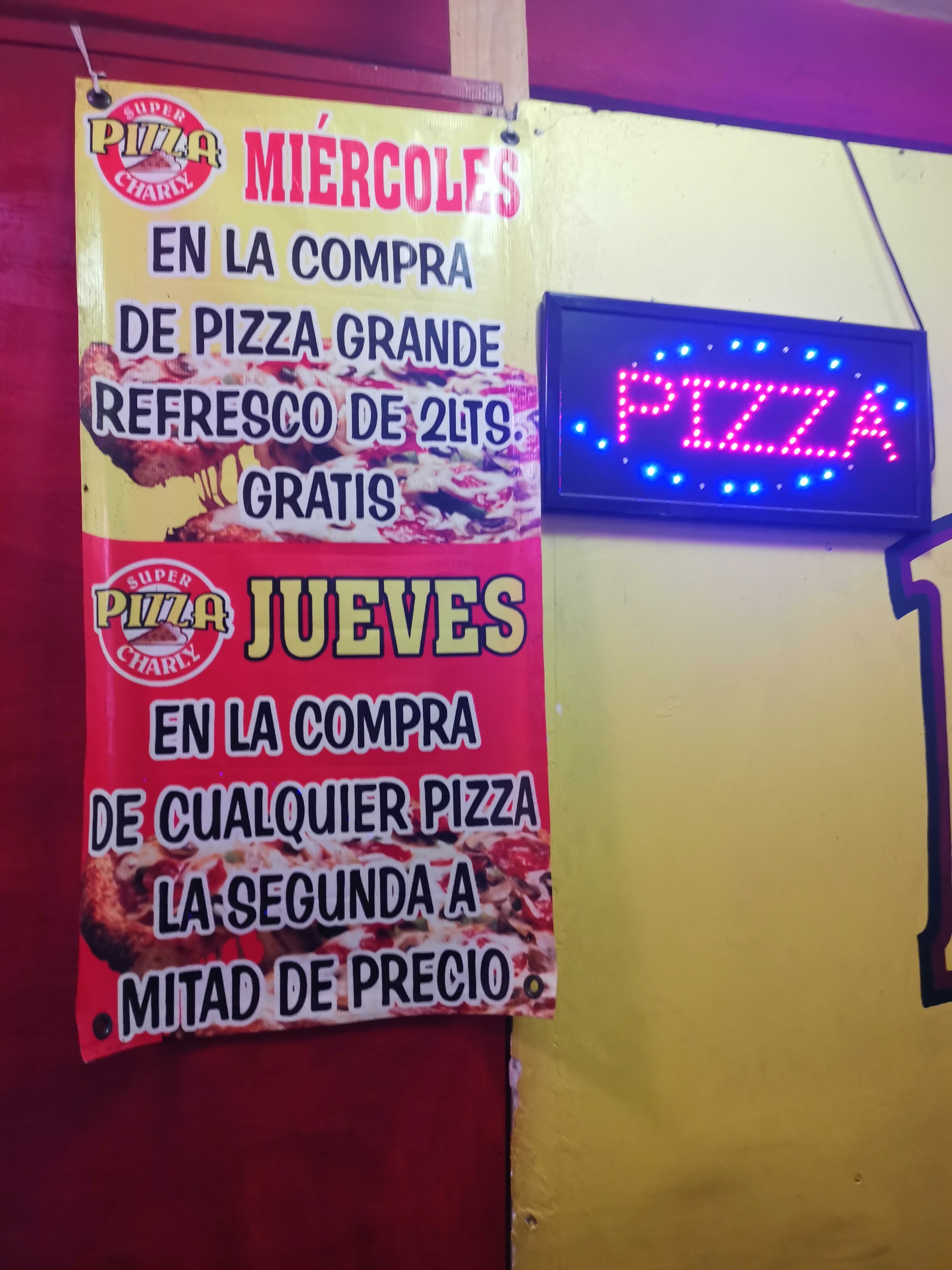 Super Pizza Charly image 2