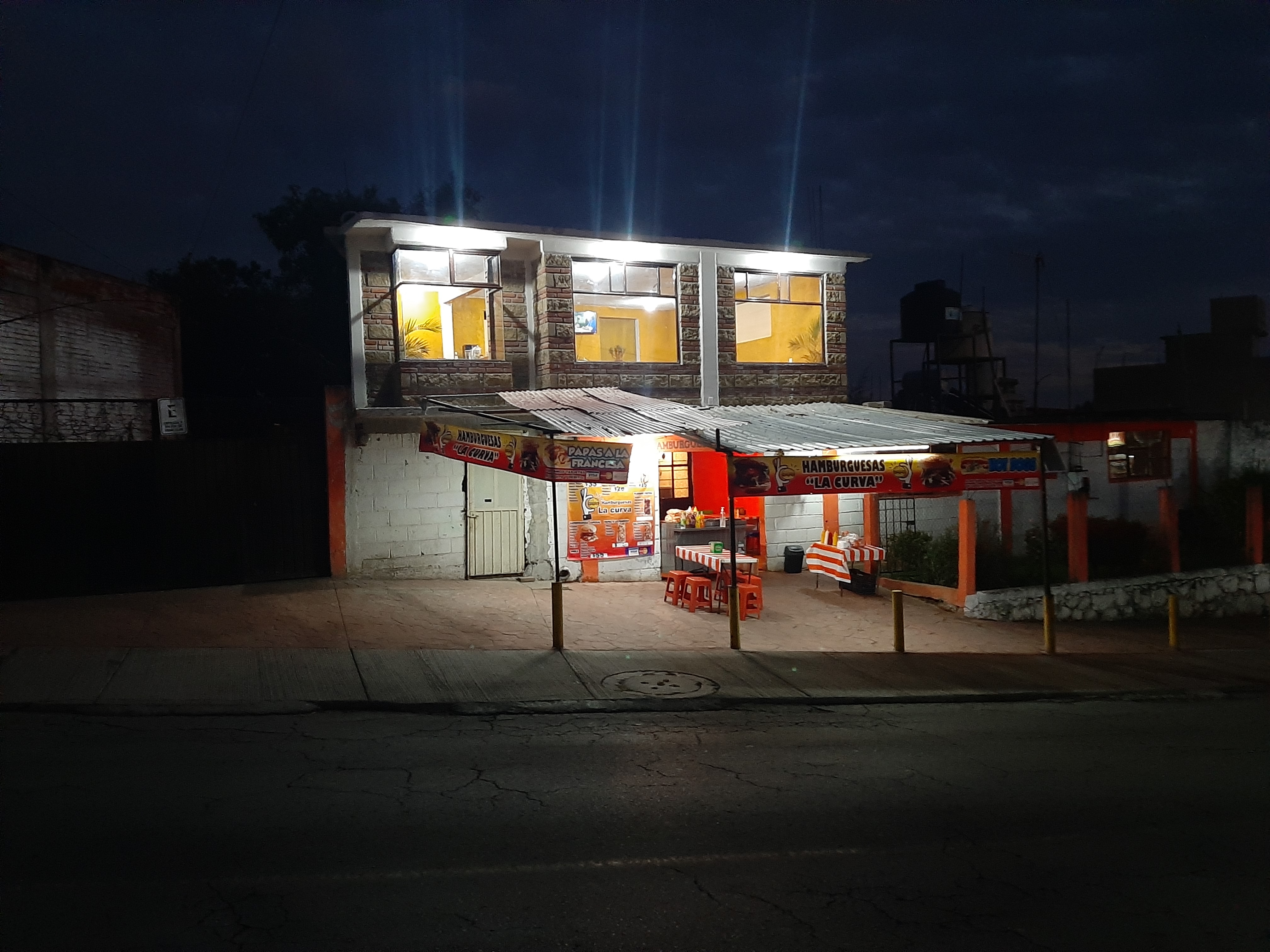 Hamburguesas "LA CURVA" image 2