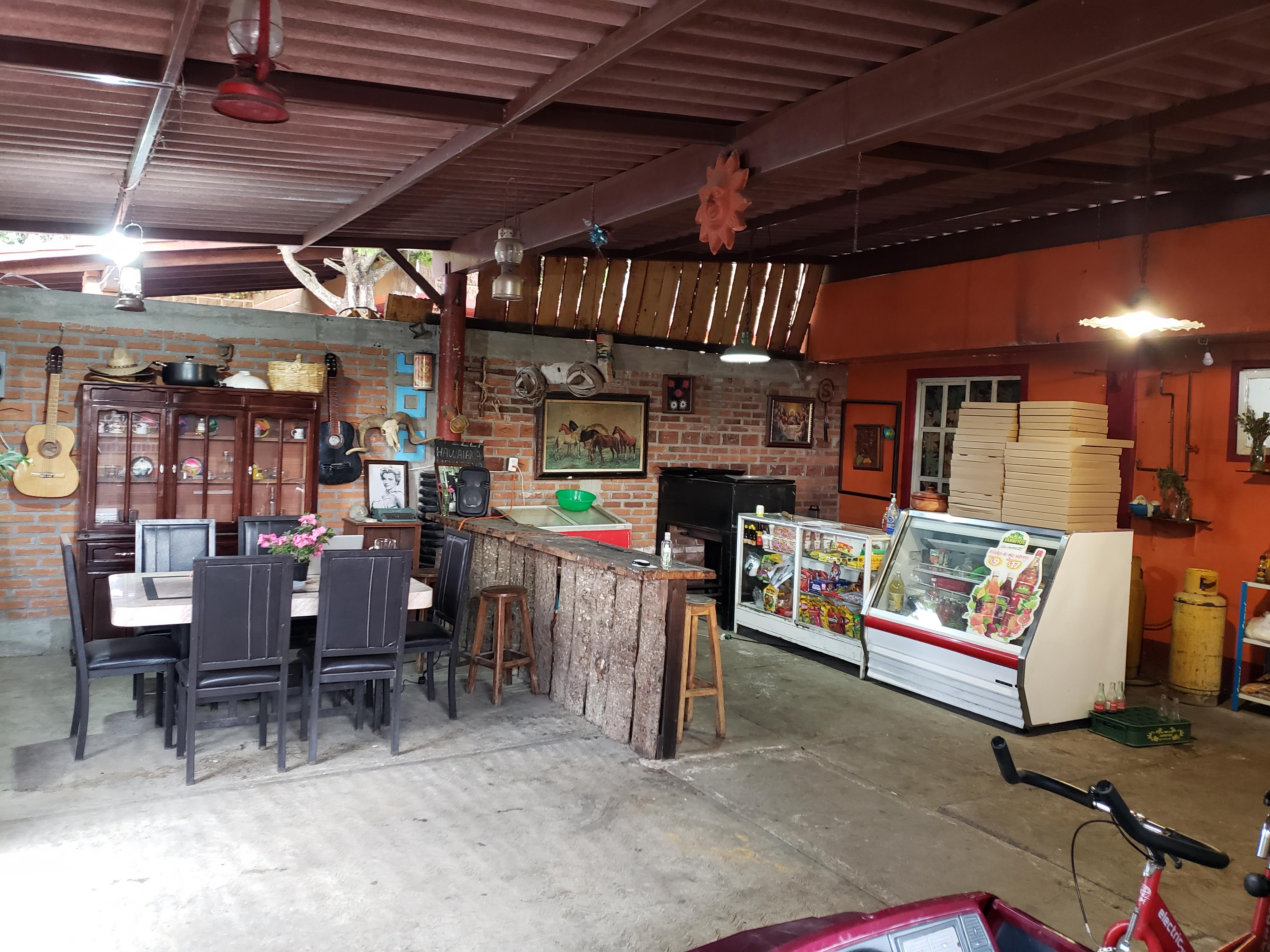 Artezzanos Pizza image 2