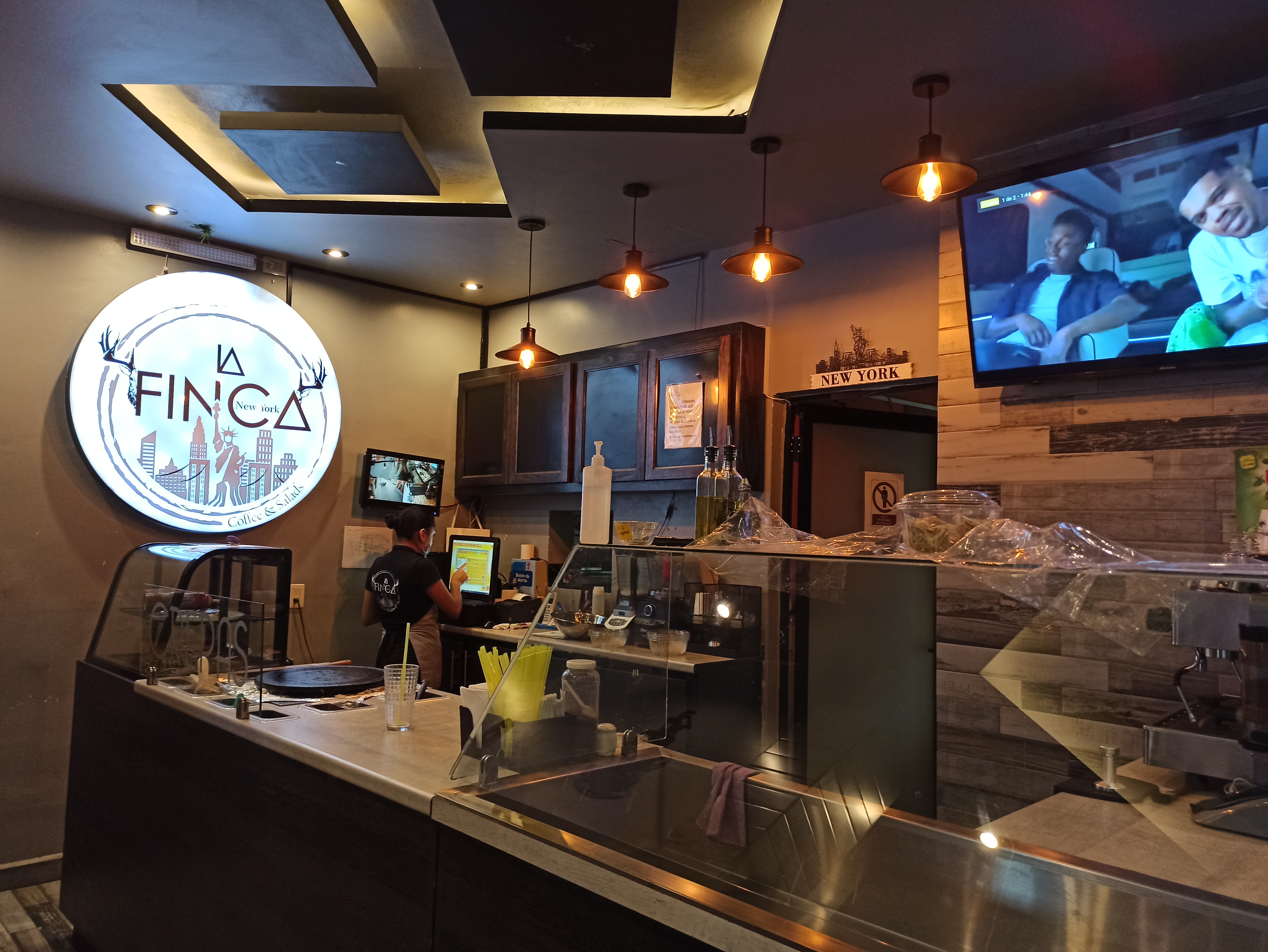 La Finca New York "coffee & salads" image 1