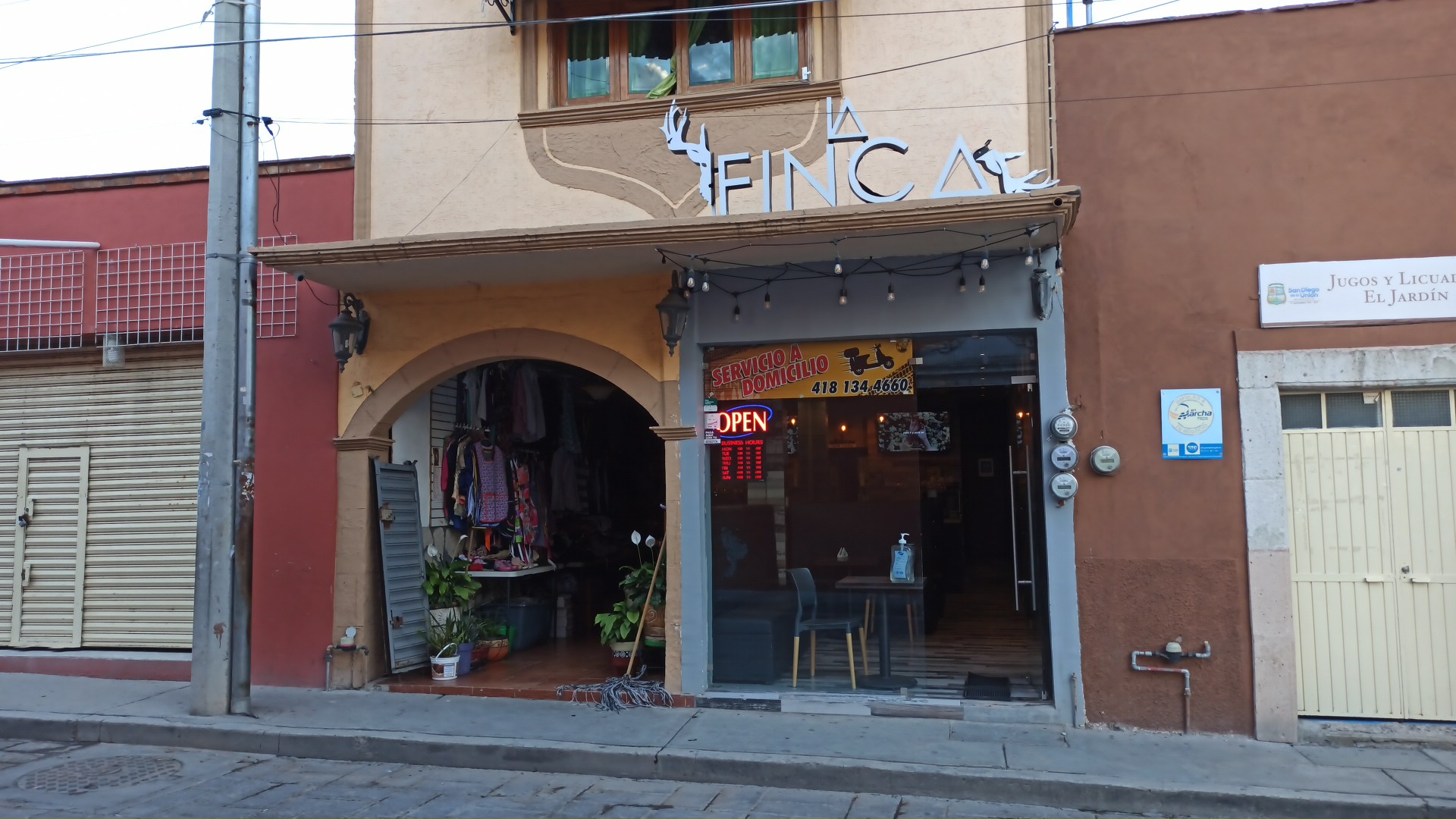 La Finca New York "coffee & salads" image 3