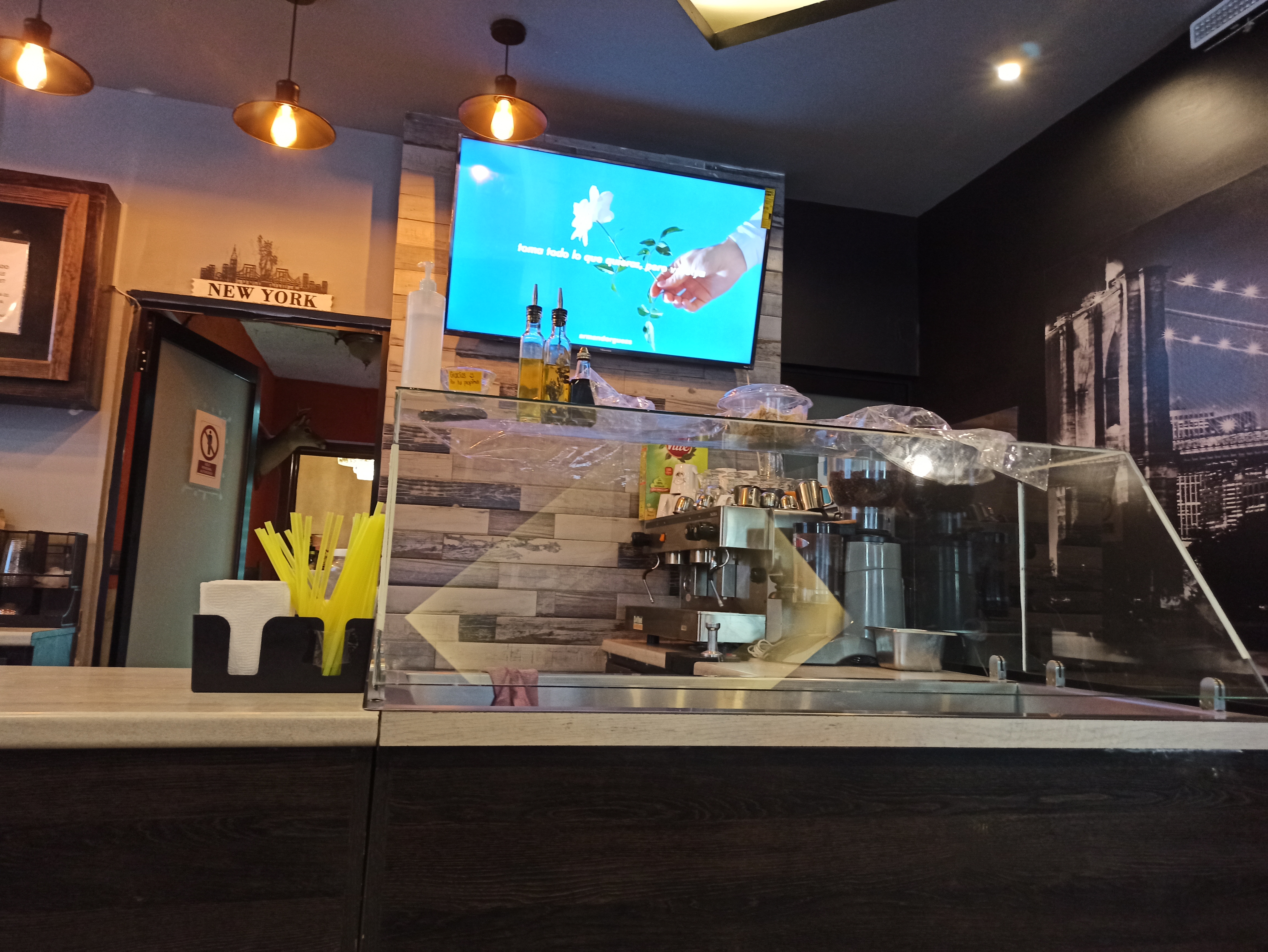 La Finca New York "coffee & salads" image 8