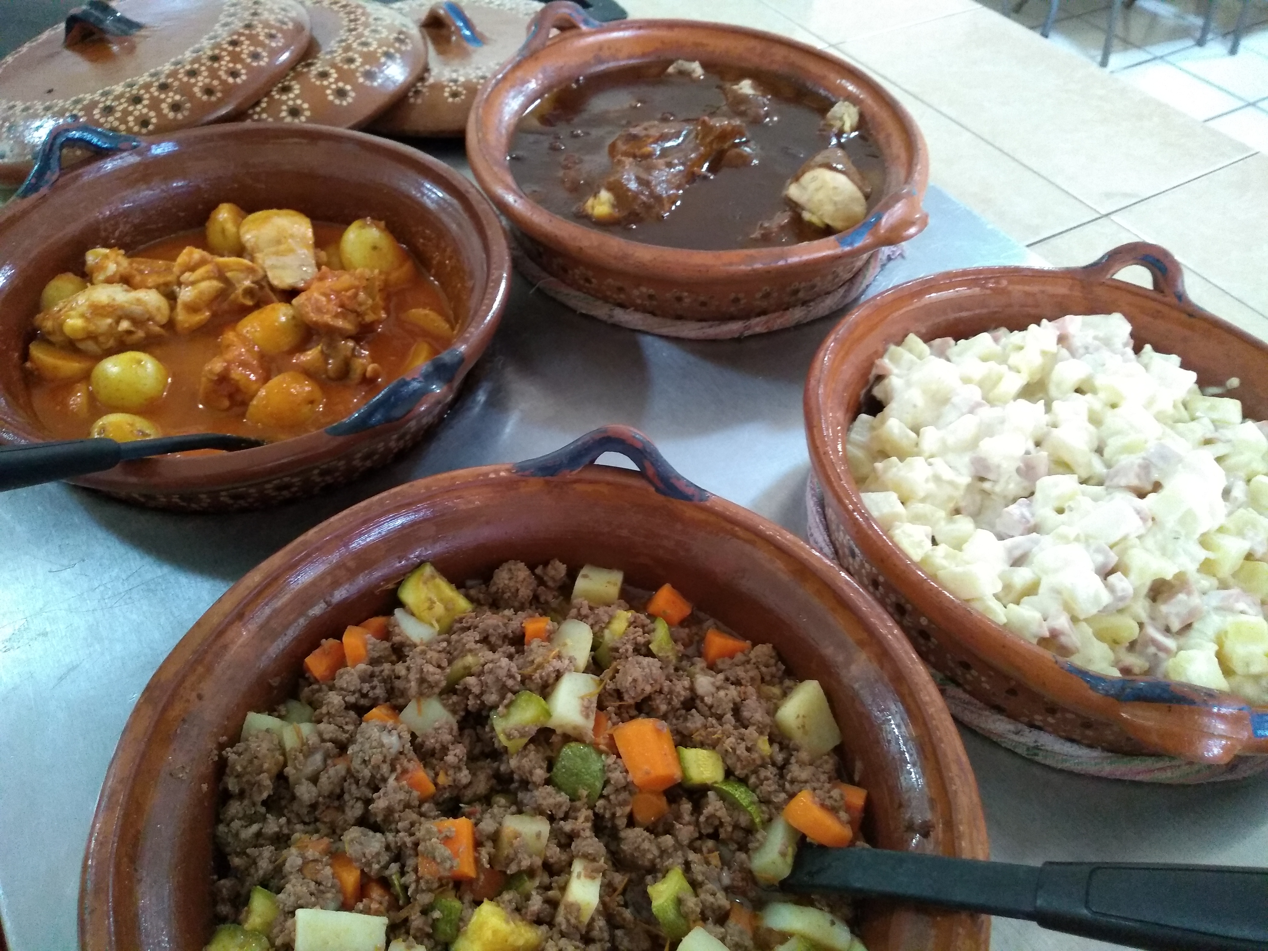 Checo´s Buffet image 2