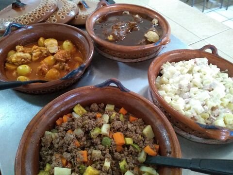 Checo´s Buffet image 2