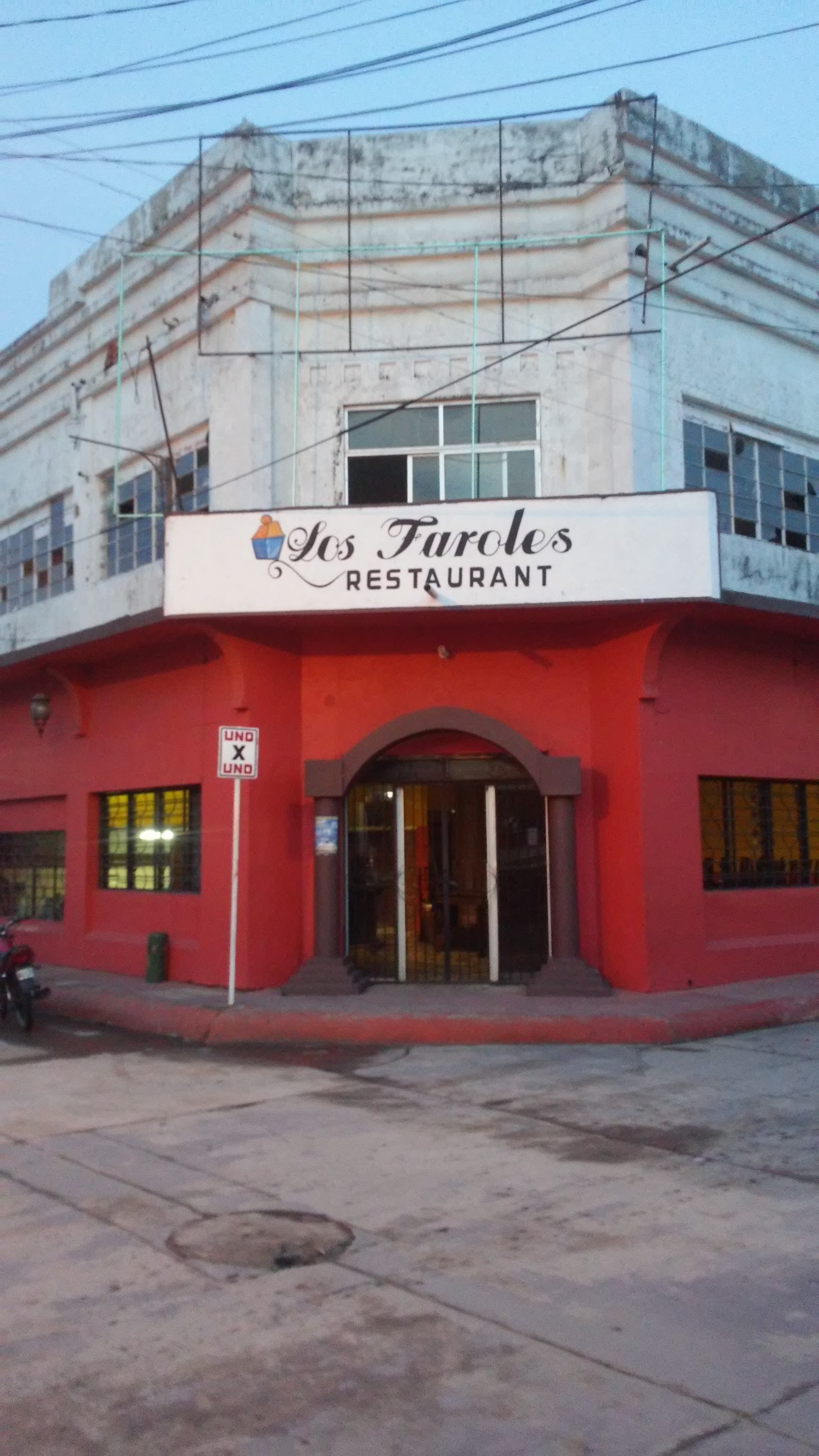 Los Faroles Centro image 2