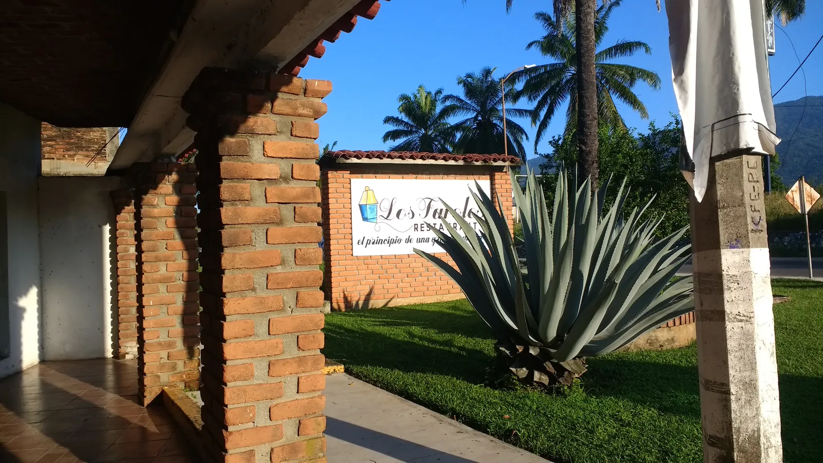 Los Faroles Centro image 4