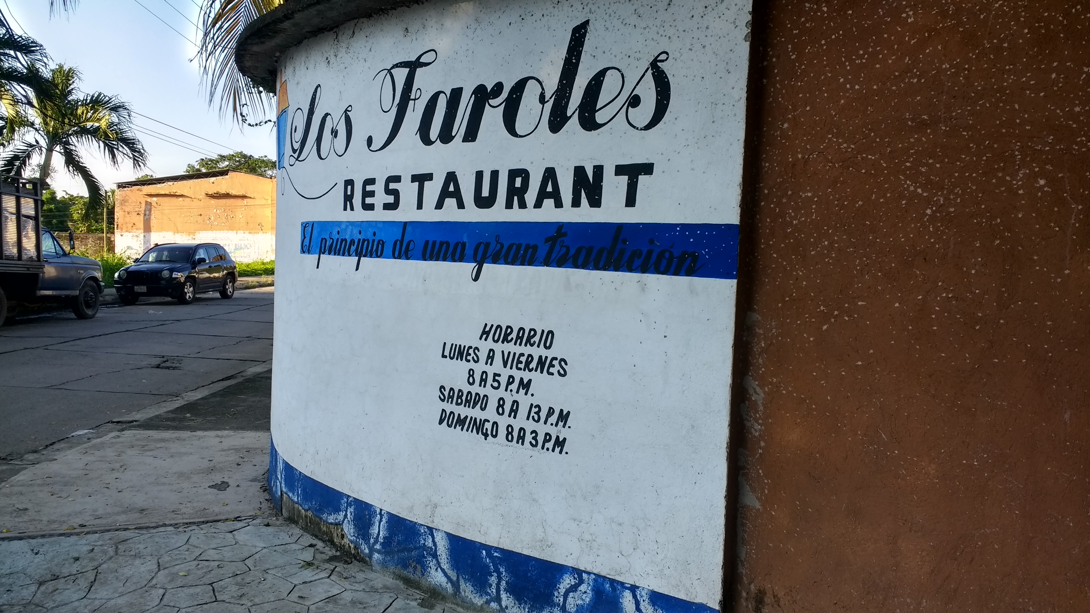 Los Faroles Centro image 8