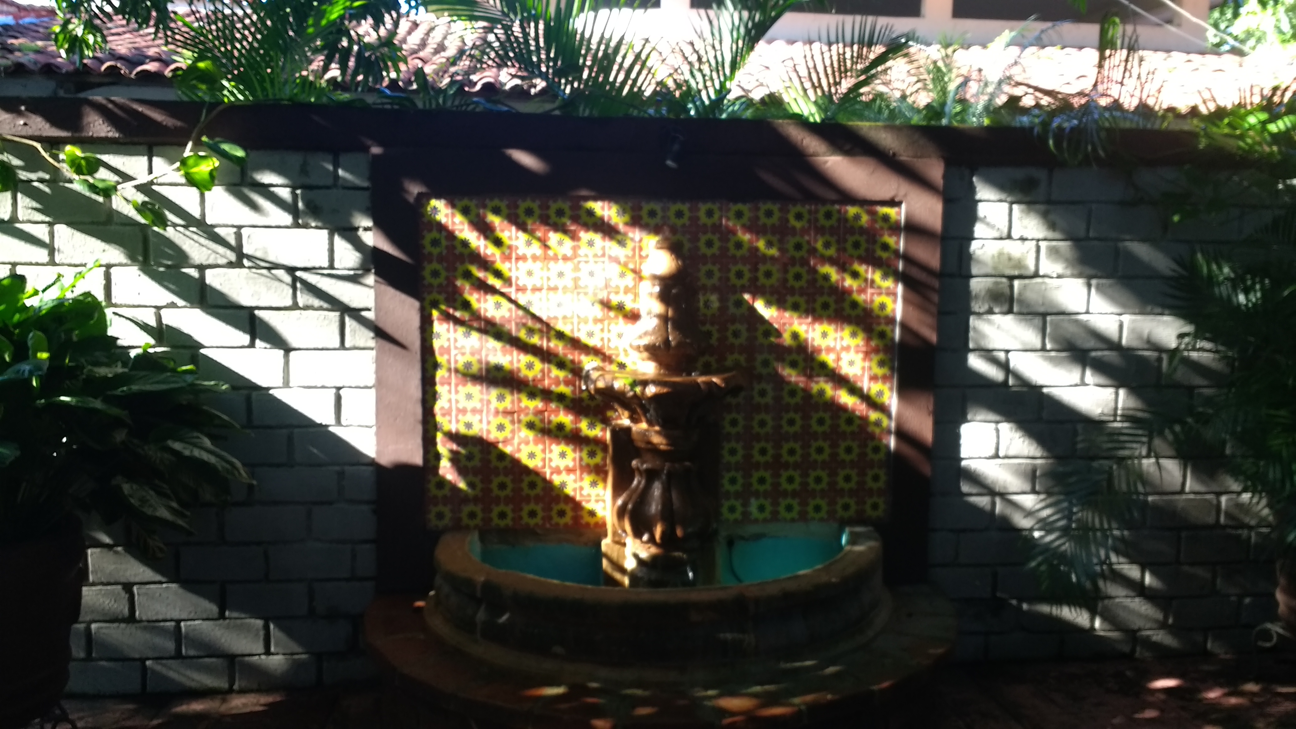 Los Faroles Centro image 10