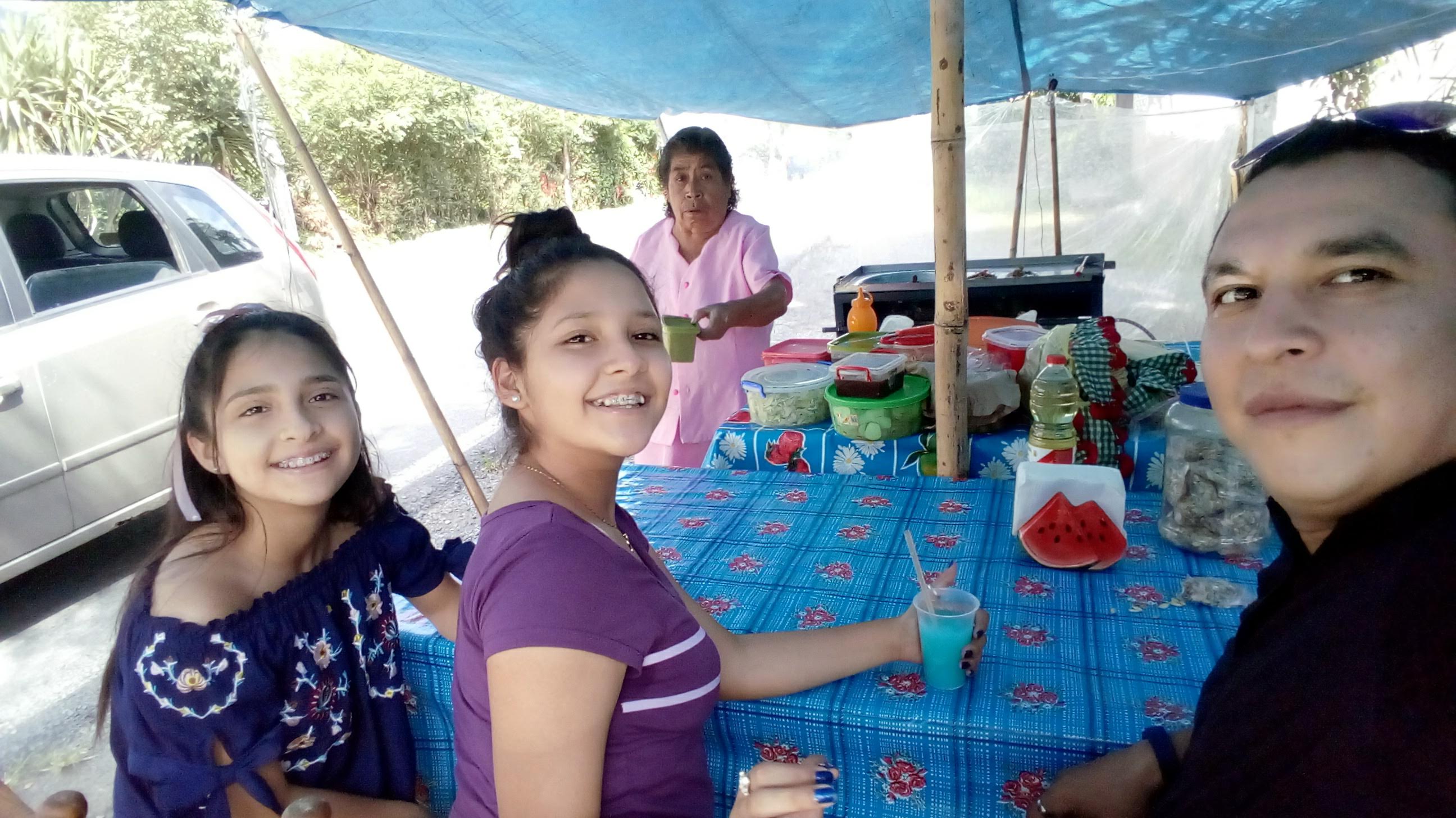 Hamburguesas toña image 3