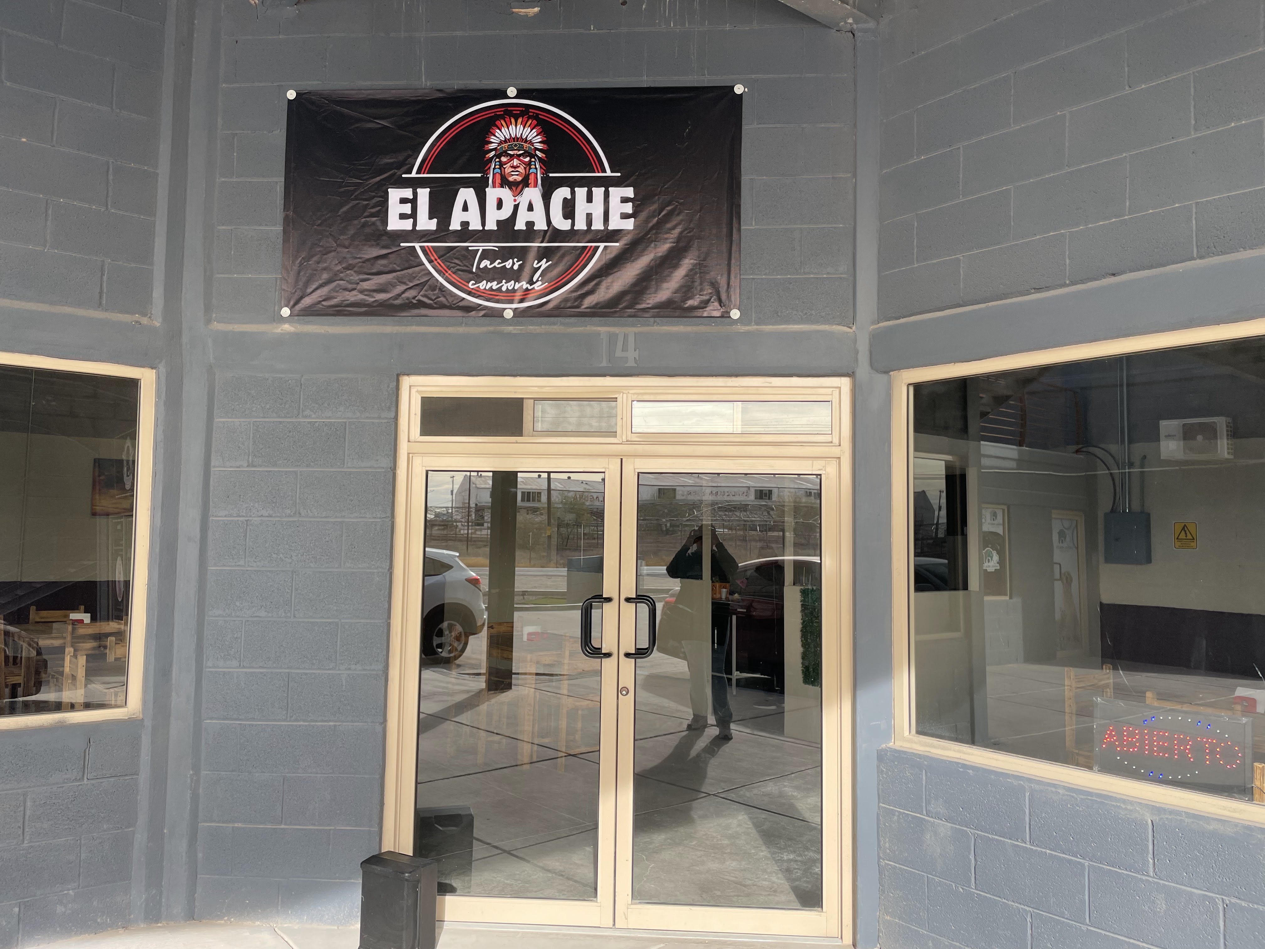 El apache restaurante image 1