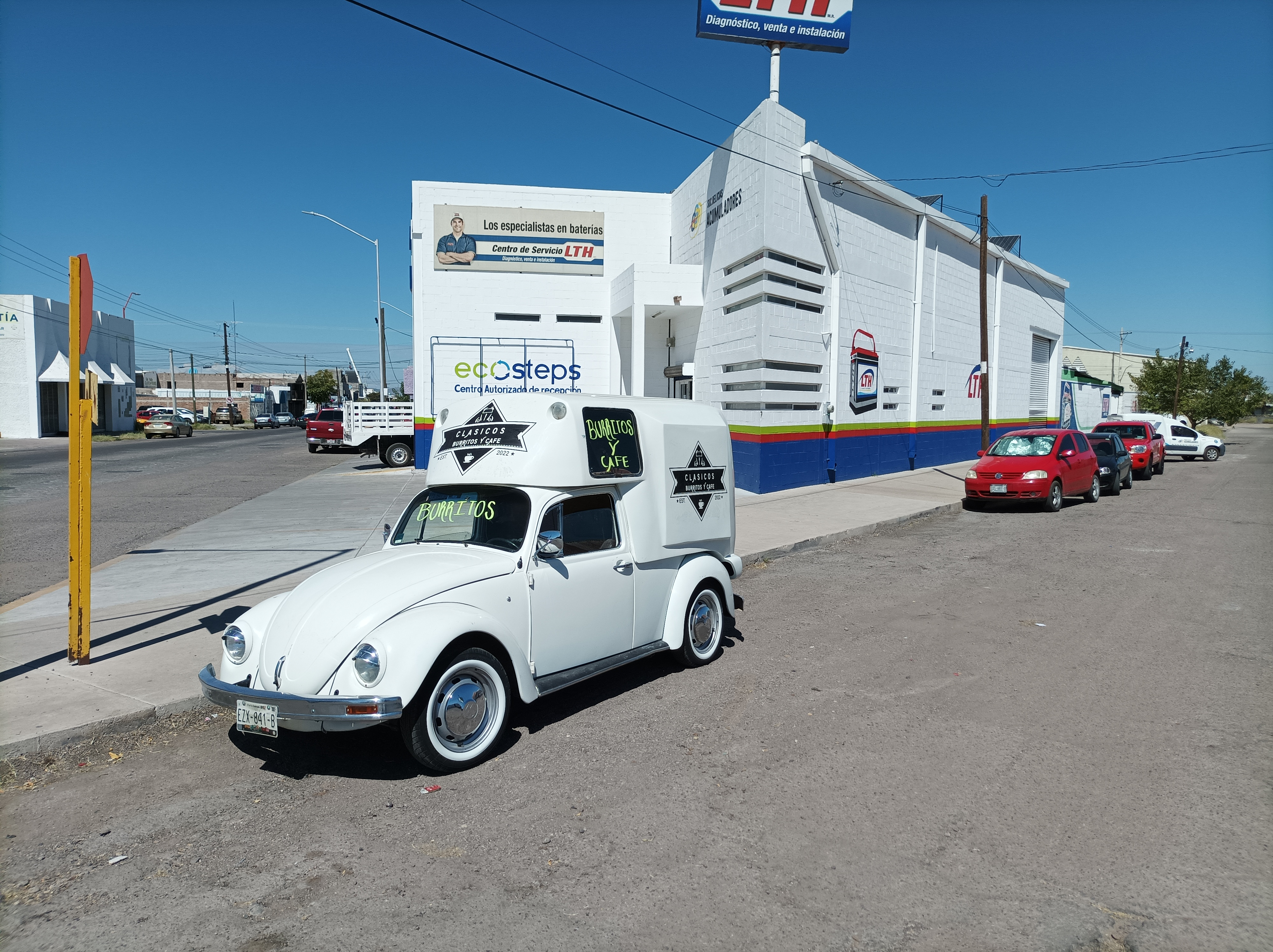 CLÁSICOS burritos y café image 1