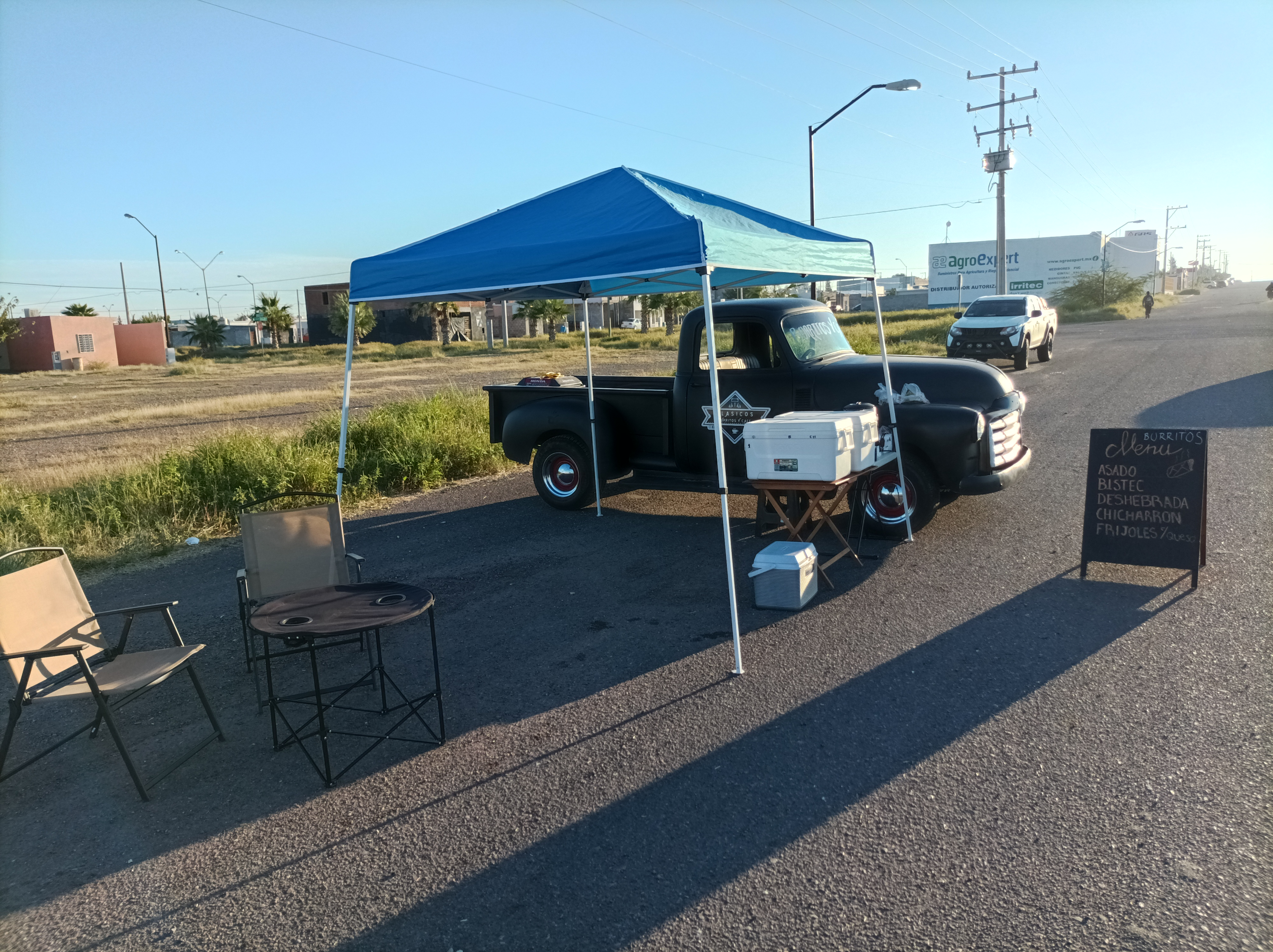 CLÁSICOS burritos y café image 1