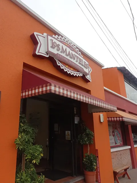 Los Manteles image 3