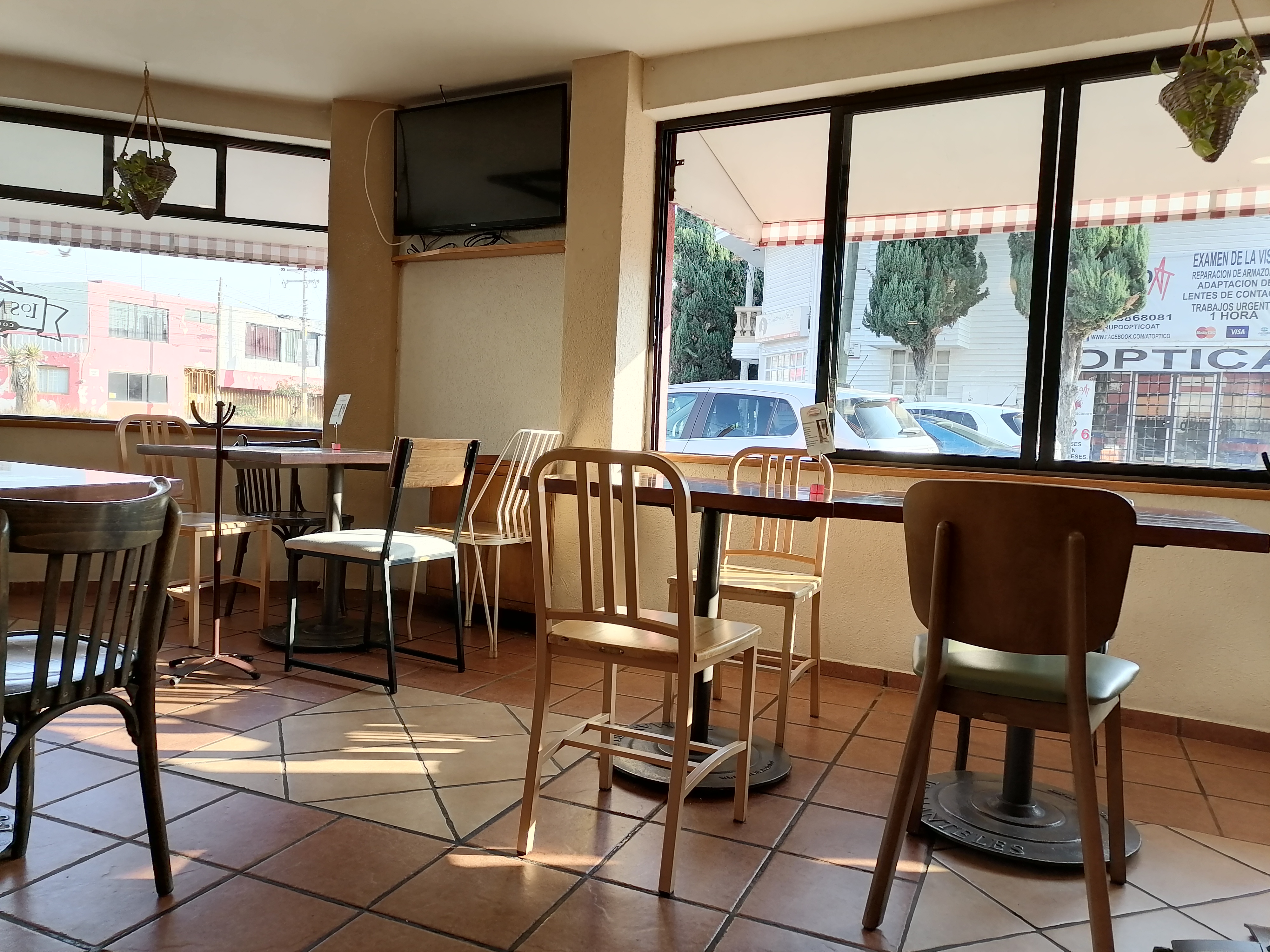 Los Manteles image 10