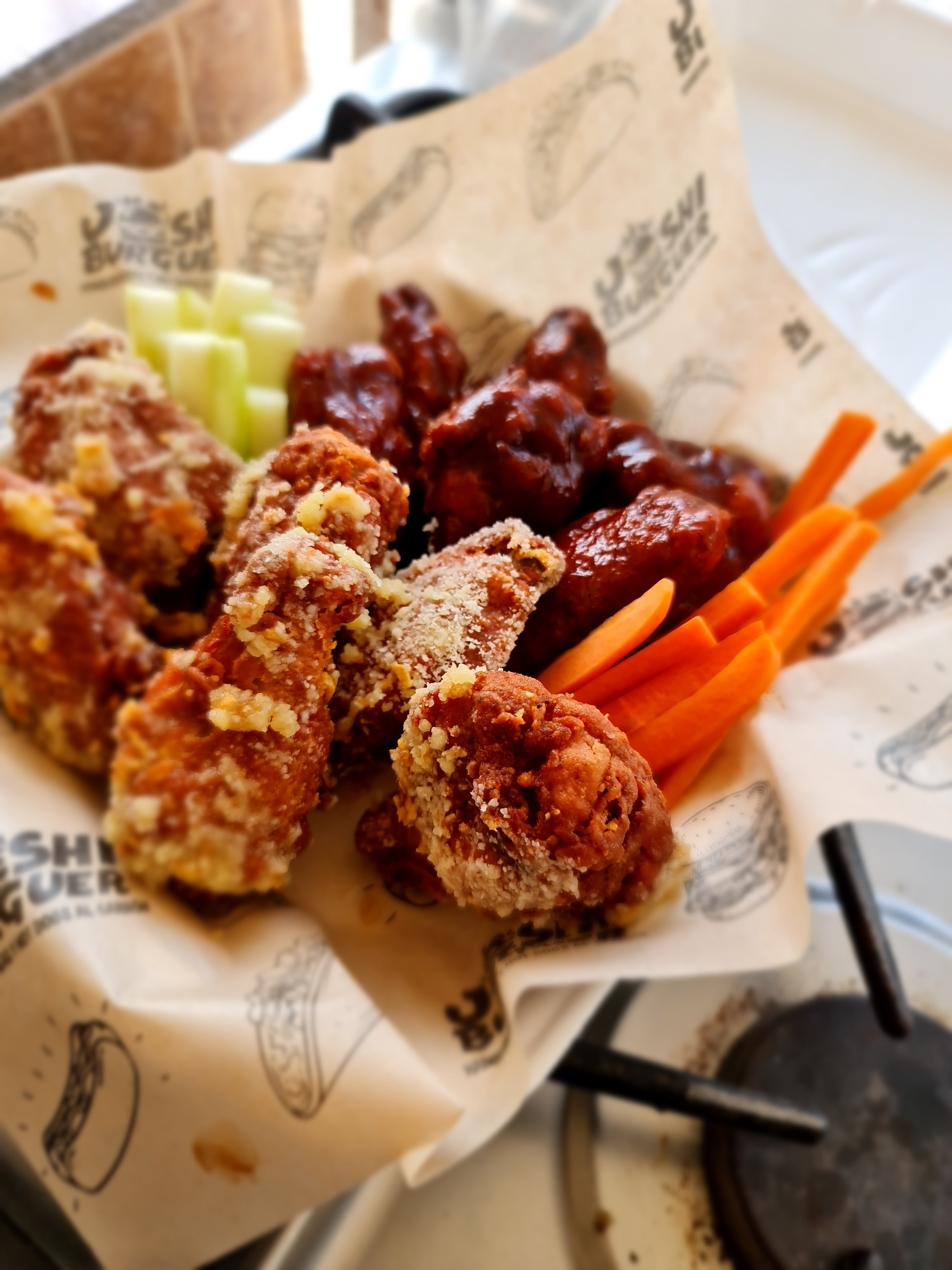 JoshiBurguer image 4