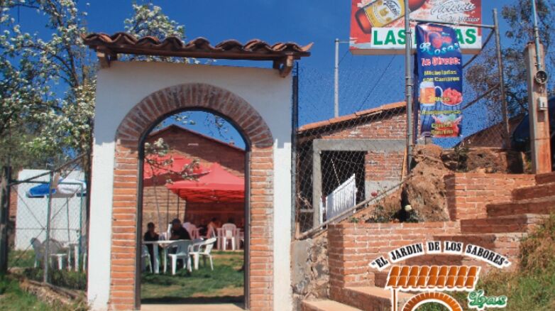 Las Rosas image 1