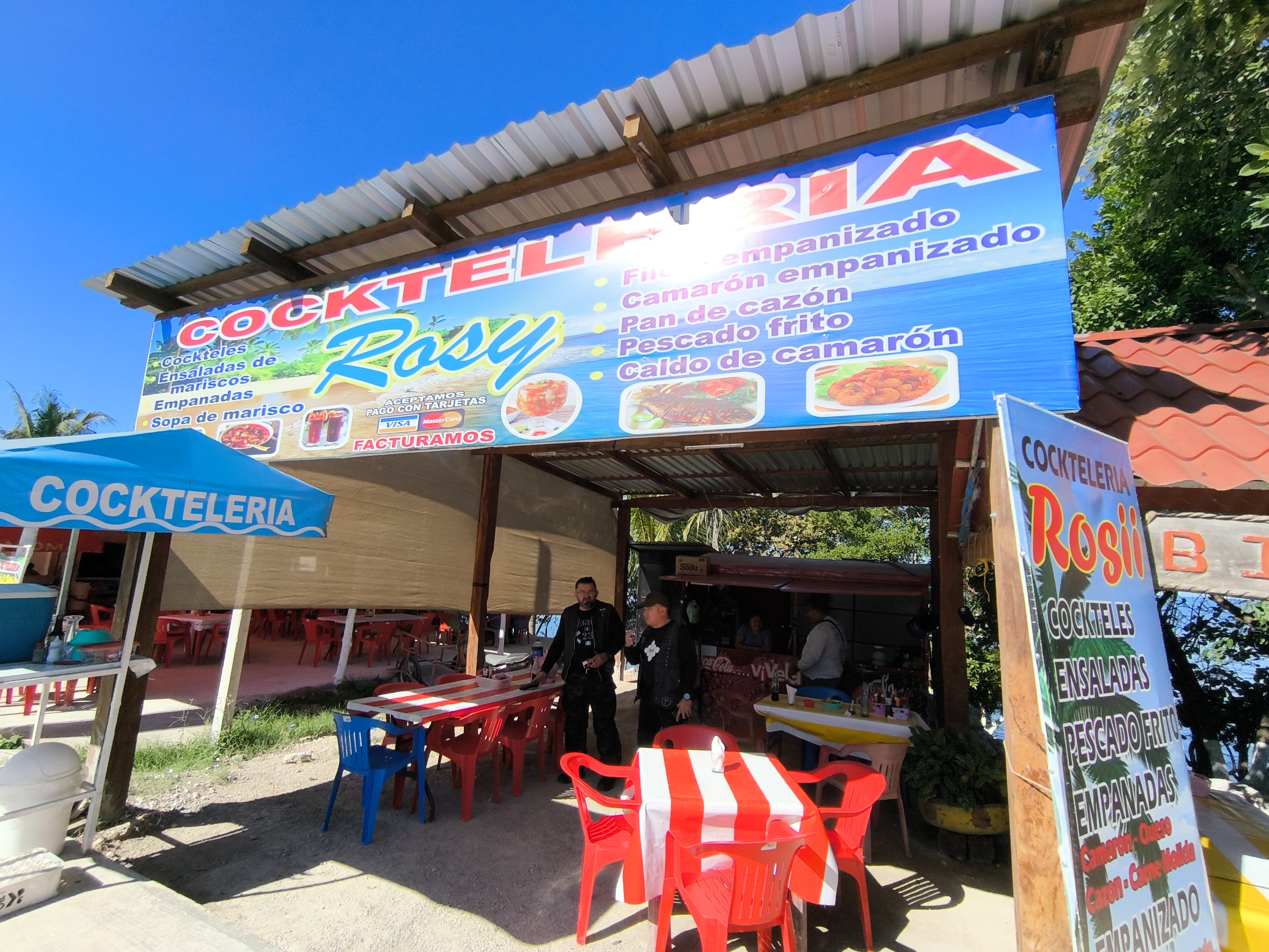 Cockteleria La Paloma image 5