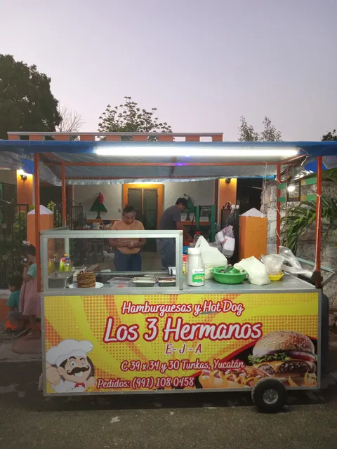 Taqueria los 3 hermanos image 3