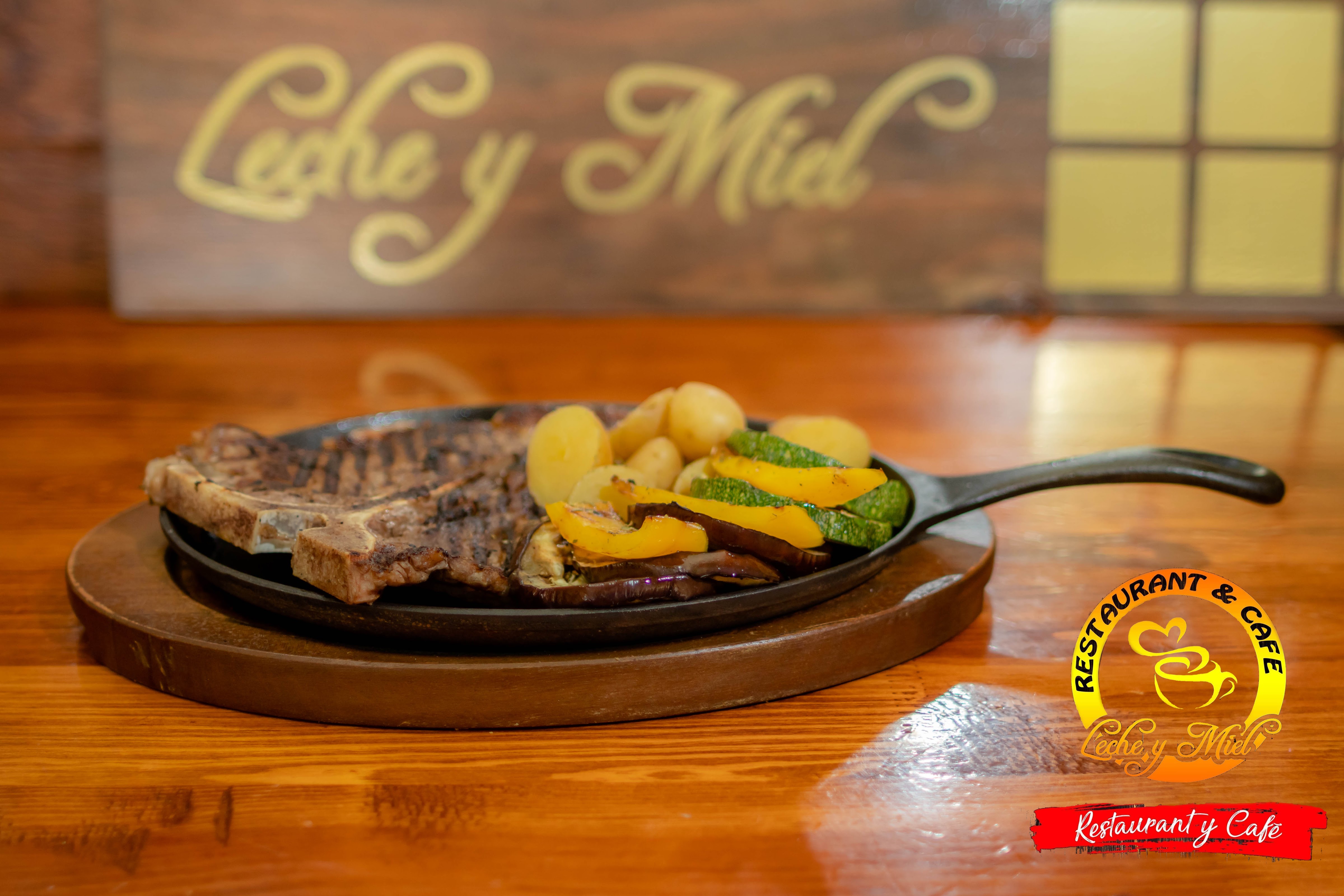 Leche y Miel image 2