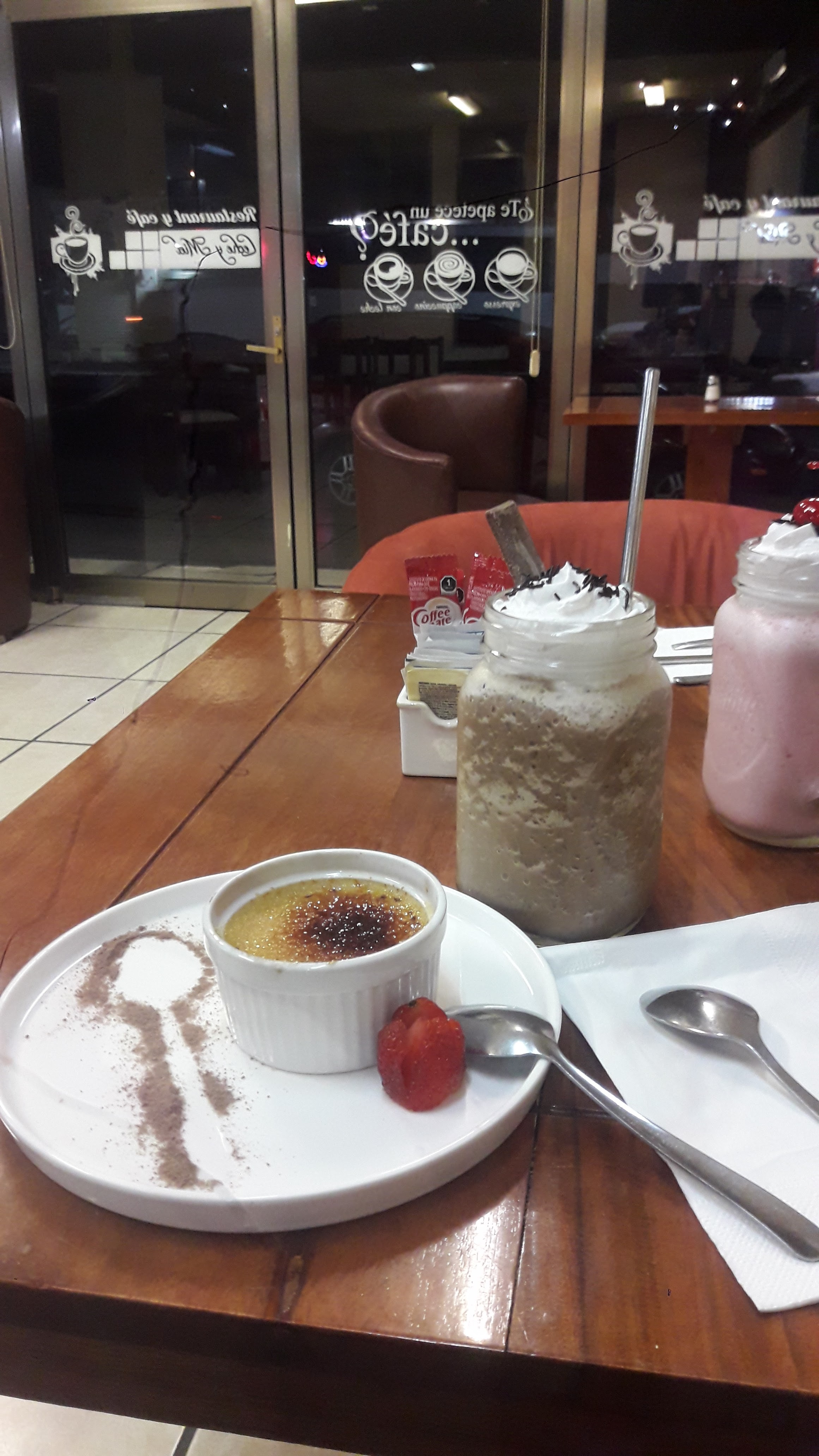 Leche y Miel image 7