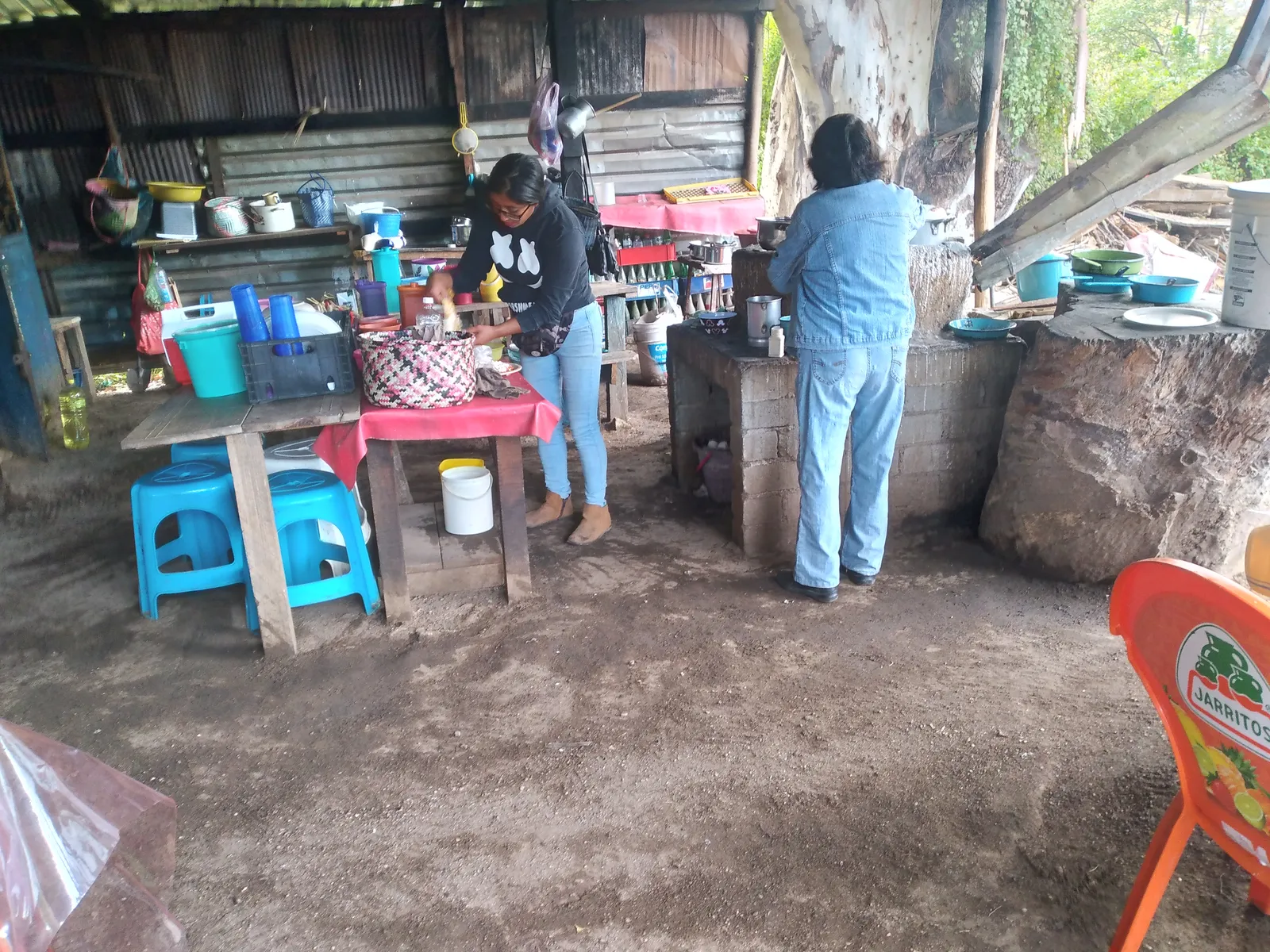 Comedor Familiar la Kz Azul image 7