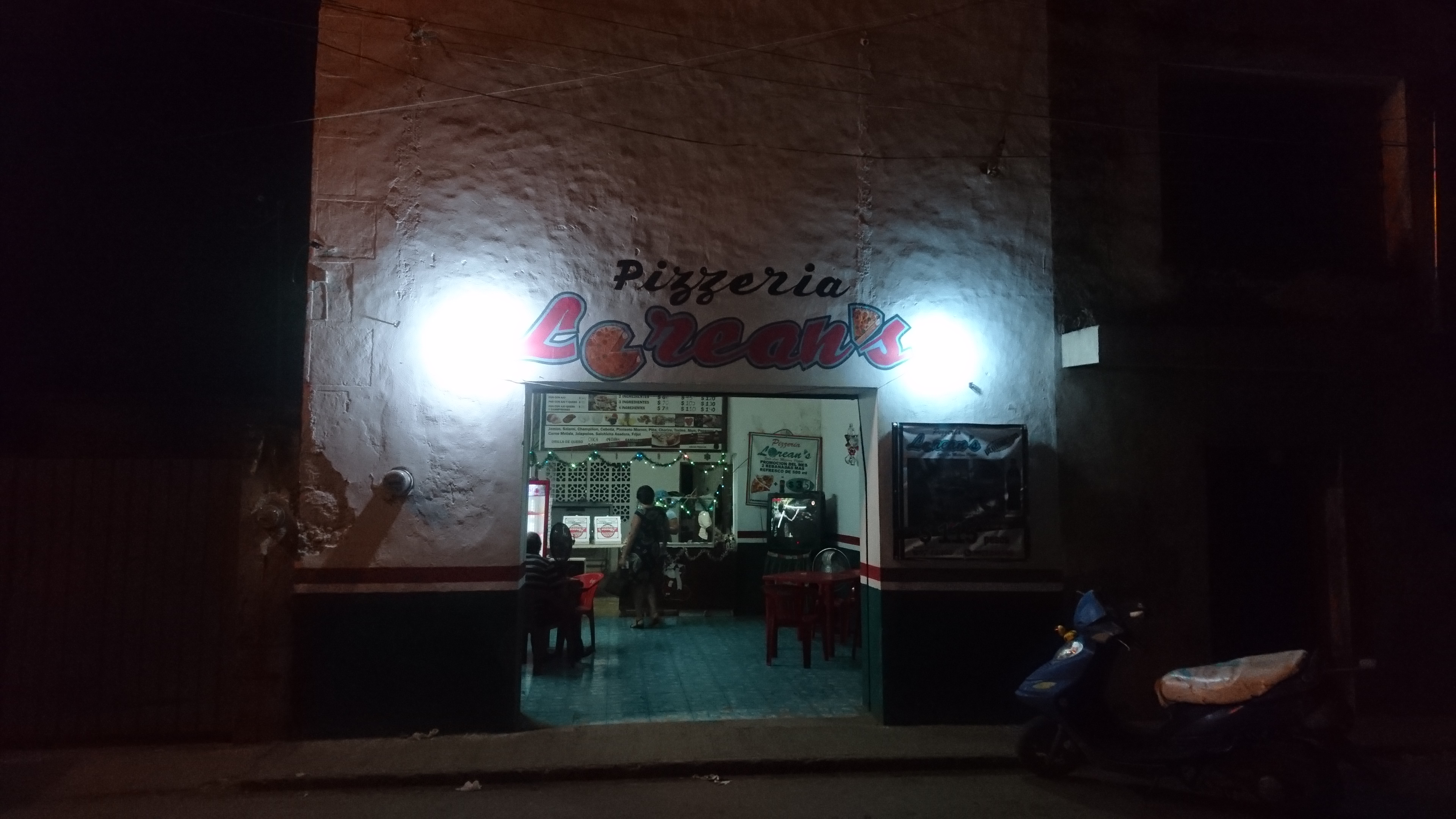 Lorean's Pizzeria image 3