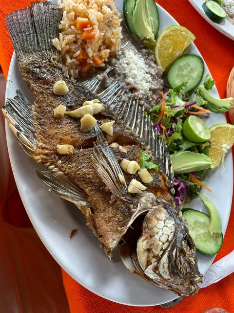 Restauran Monarca image 2