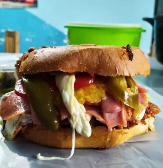 tortas calientes image 3