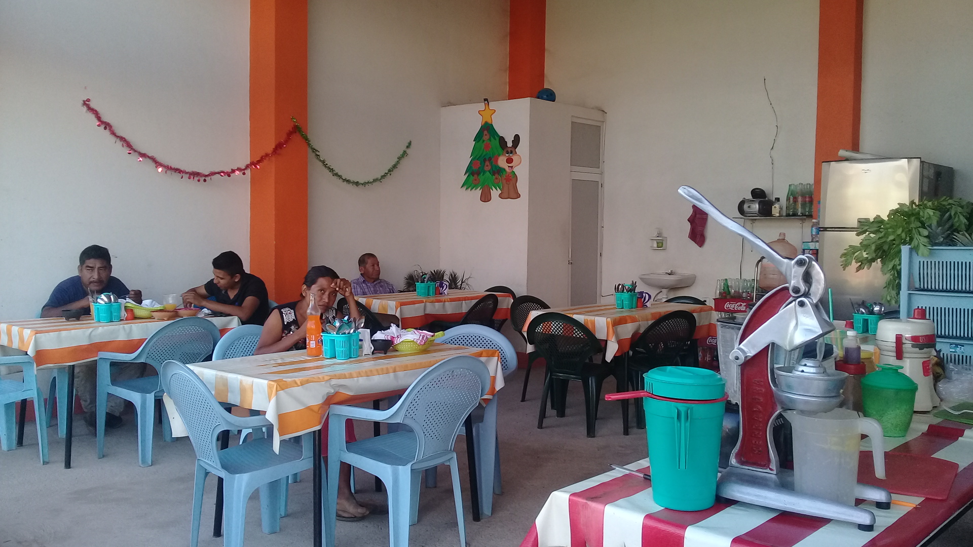 restaurant "5 hermanos" image 1