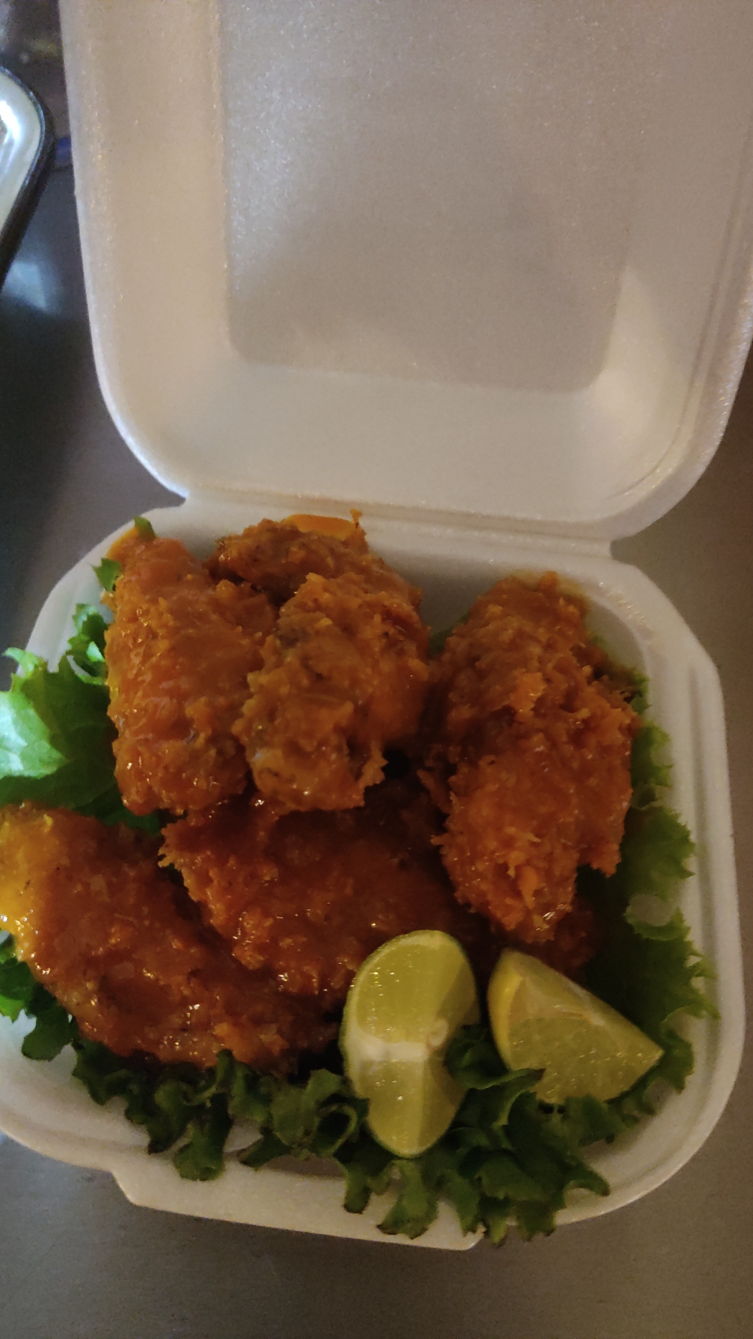 Los Héroes Restaurante - Bar image 5