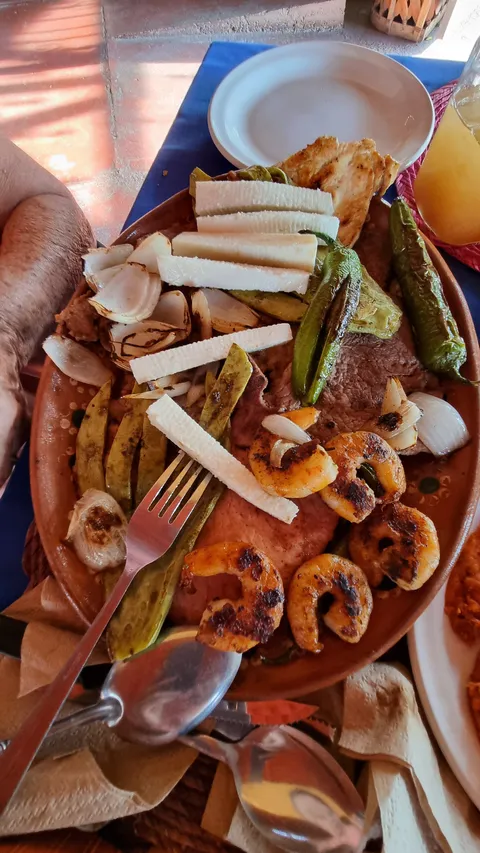 El Sencillo Bar & Grill image 3