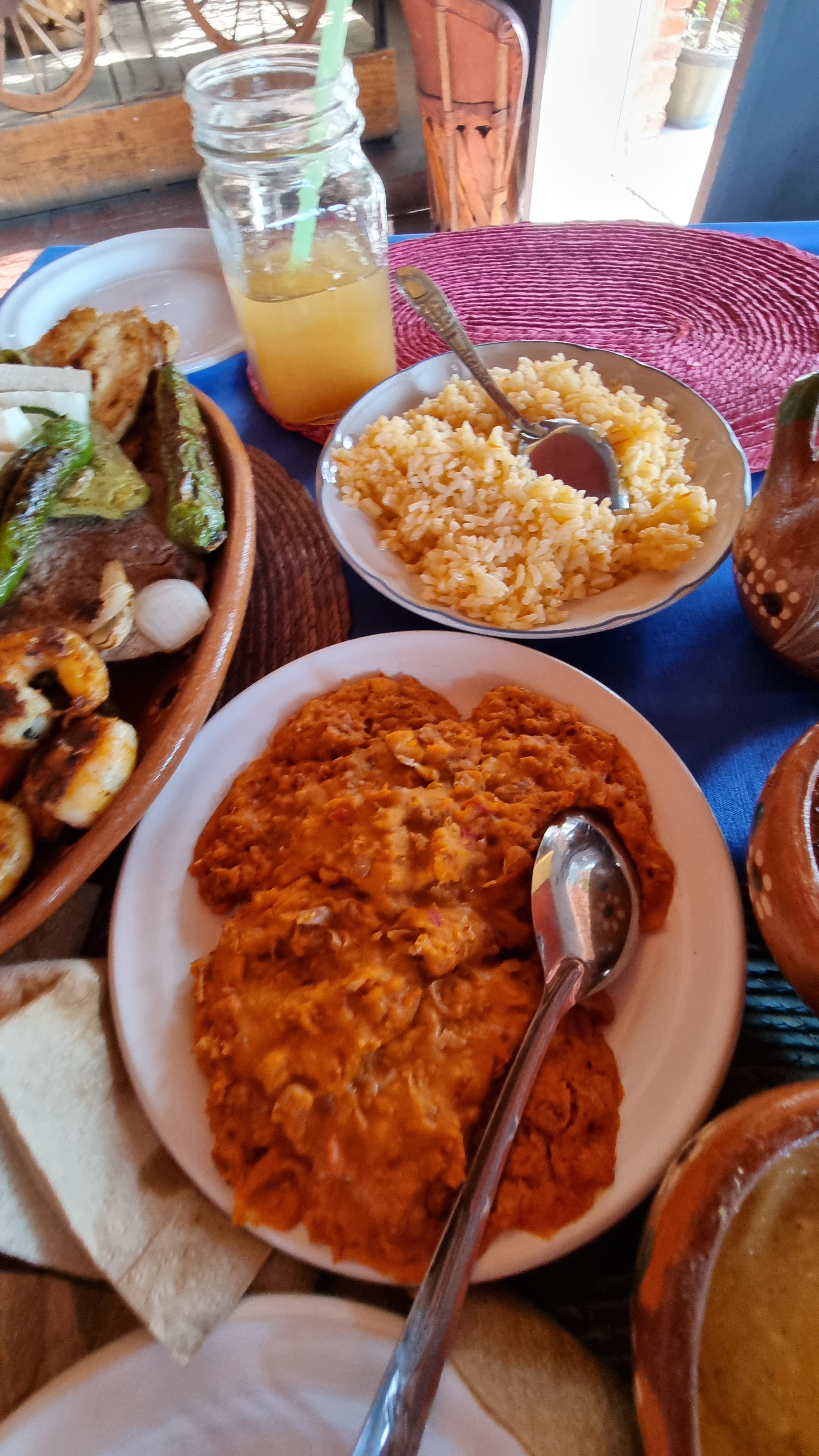 El Sencillo Bar & Grill image 4