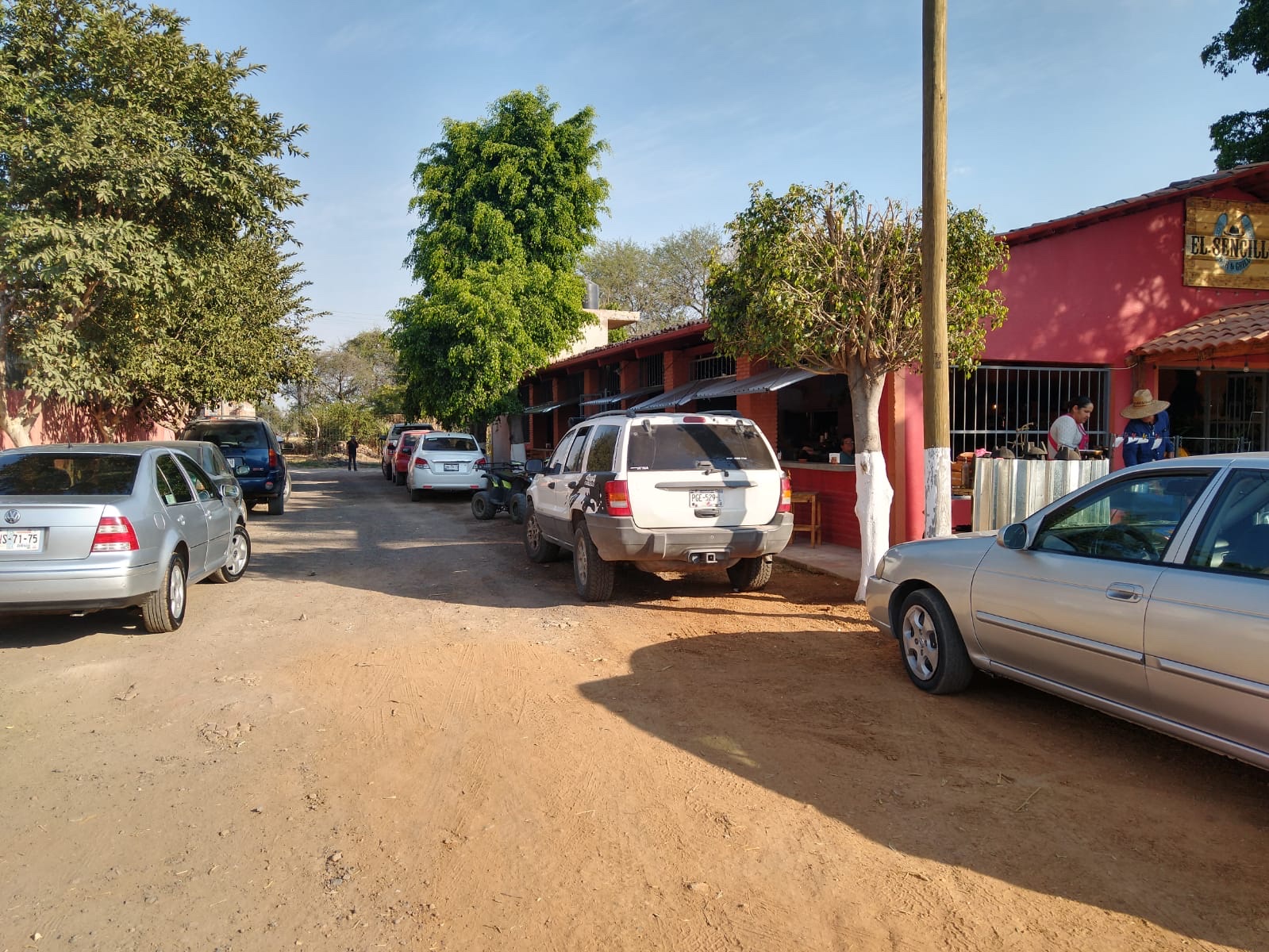 El Sencillo Bar & Grill image 10