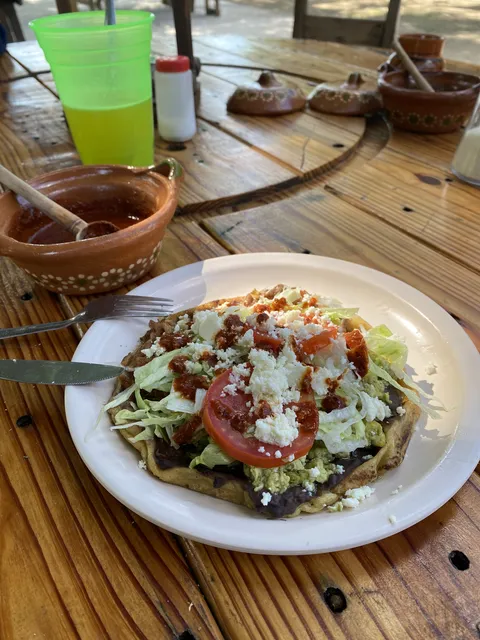 Los Arbolitos image 2