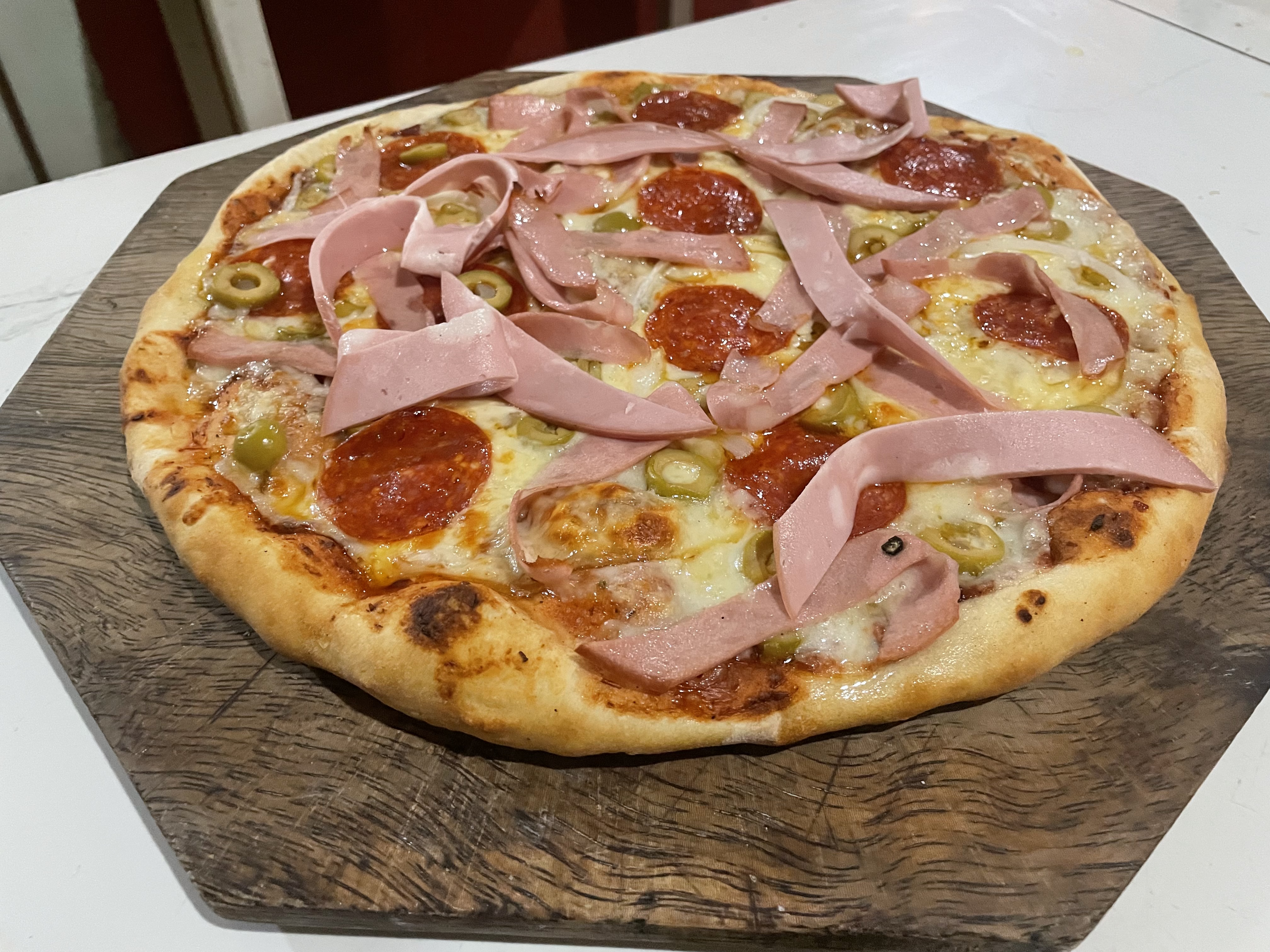 Ronni's Pizza & Alitas image 3