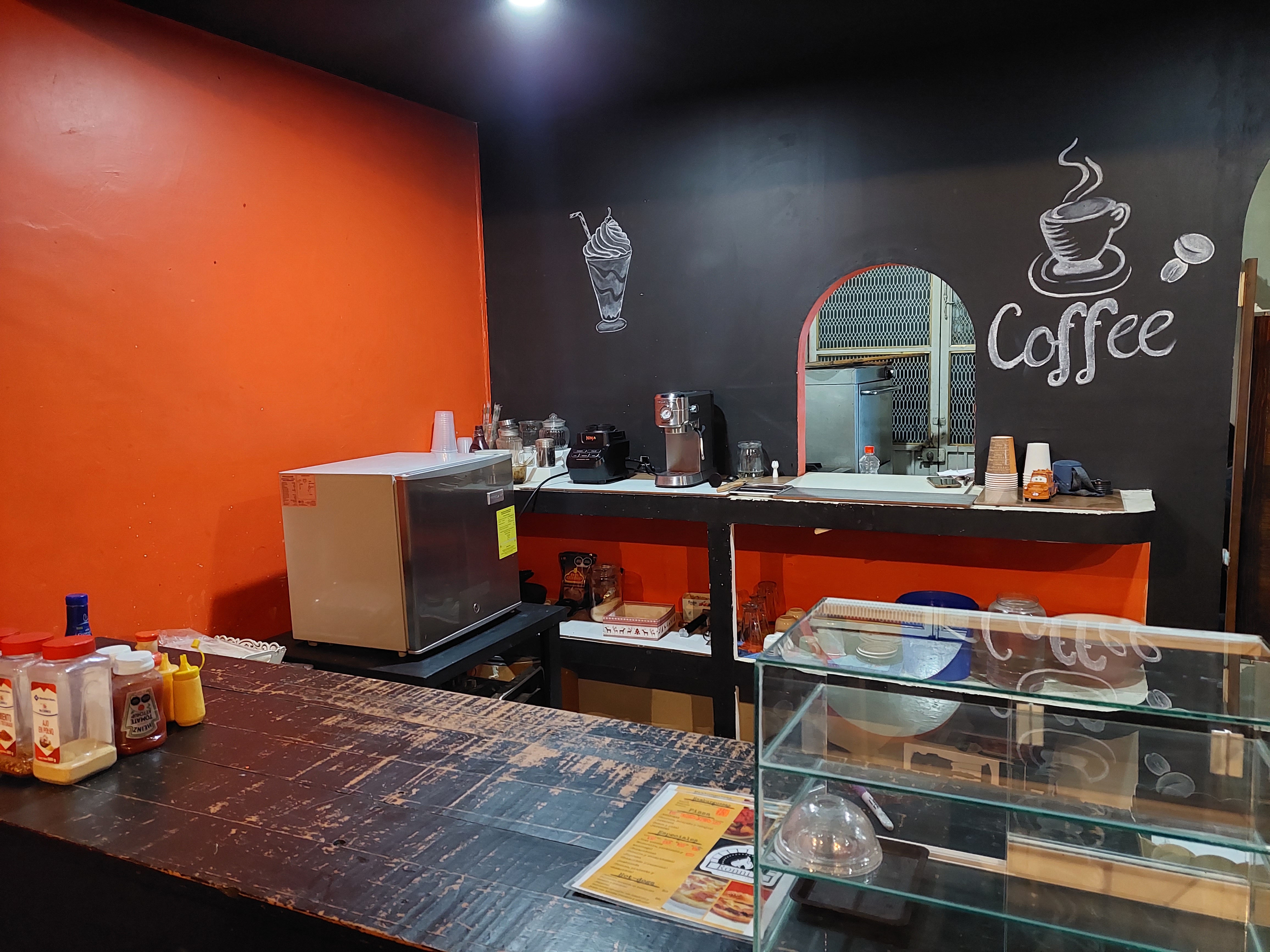 Ronni's Pizza & Alitas image 9