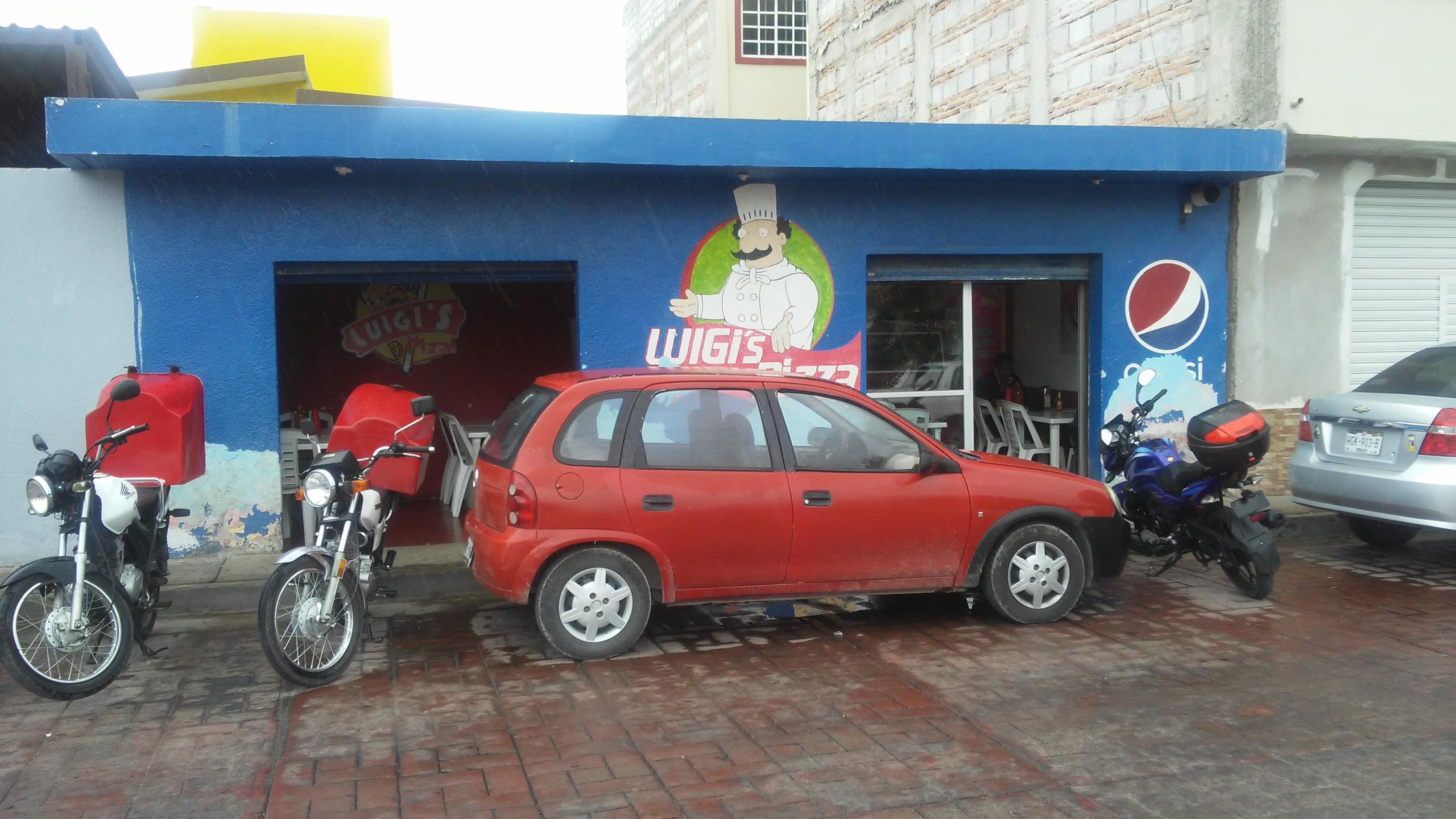 Luigis Pizza image 4