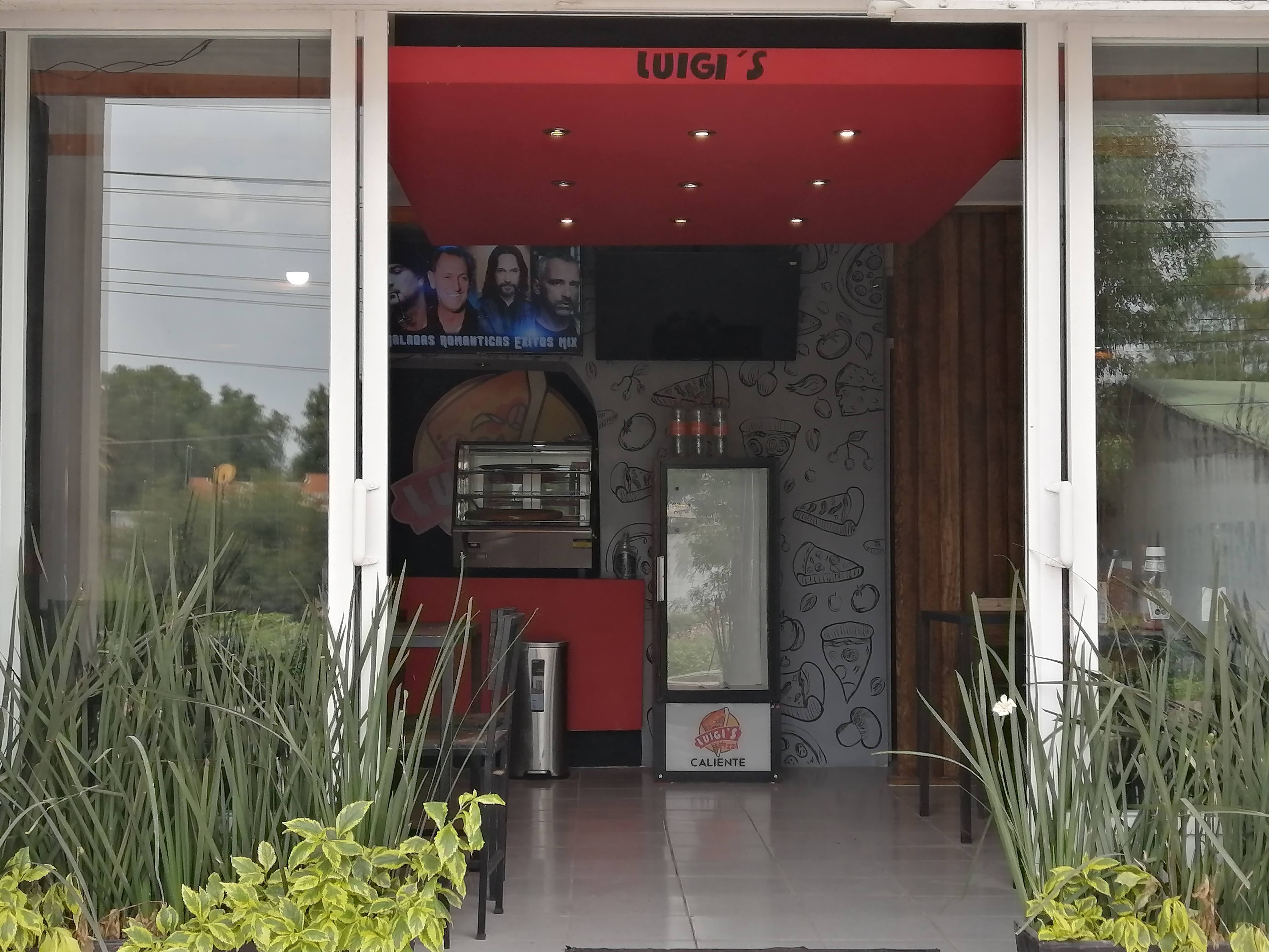 Luigis Pizza image 10