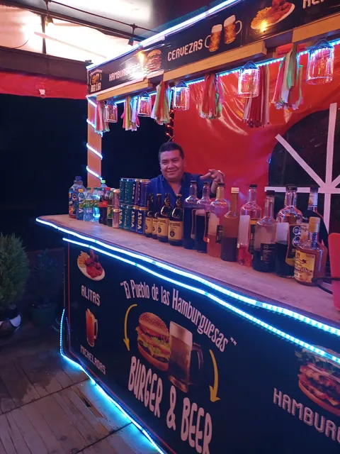 Burger & Beer "El Pueblo de las Hamburguesas" image 3