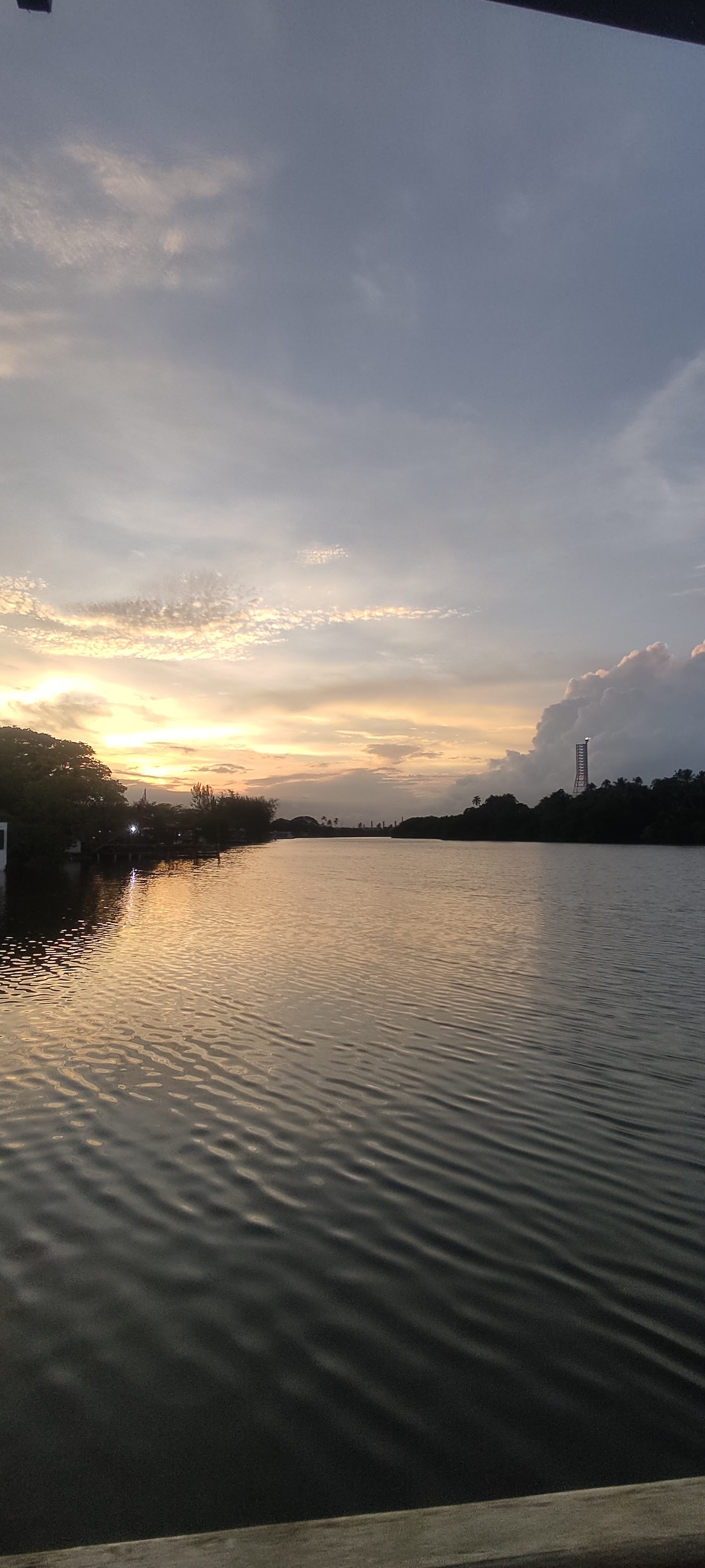 Tipico Puerto Ceiba image 7