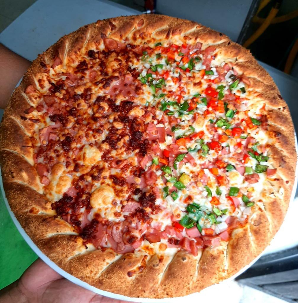 Pizza Y CORRE Sucurzal Puerto Ceiba image 1