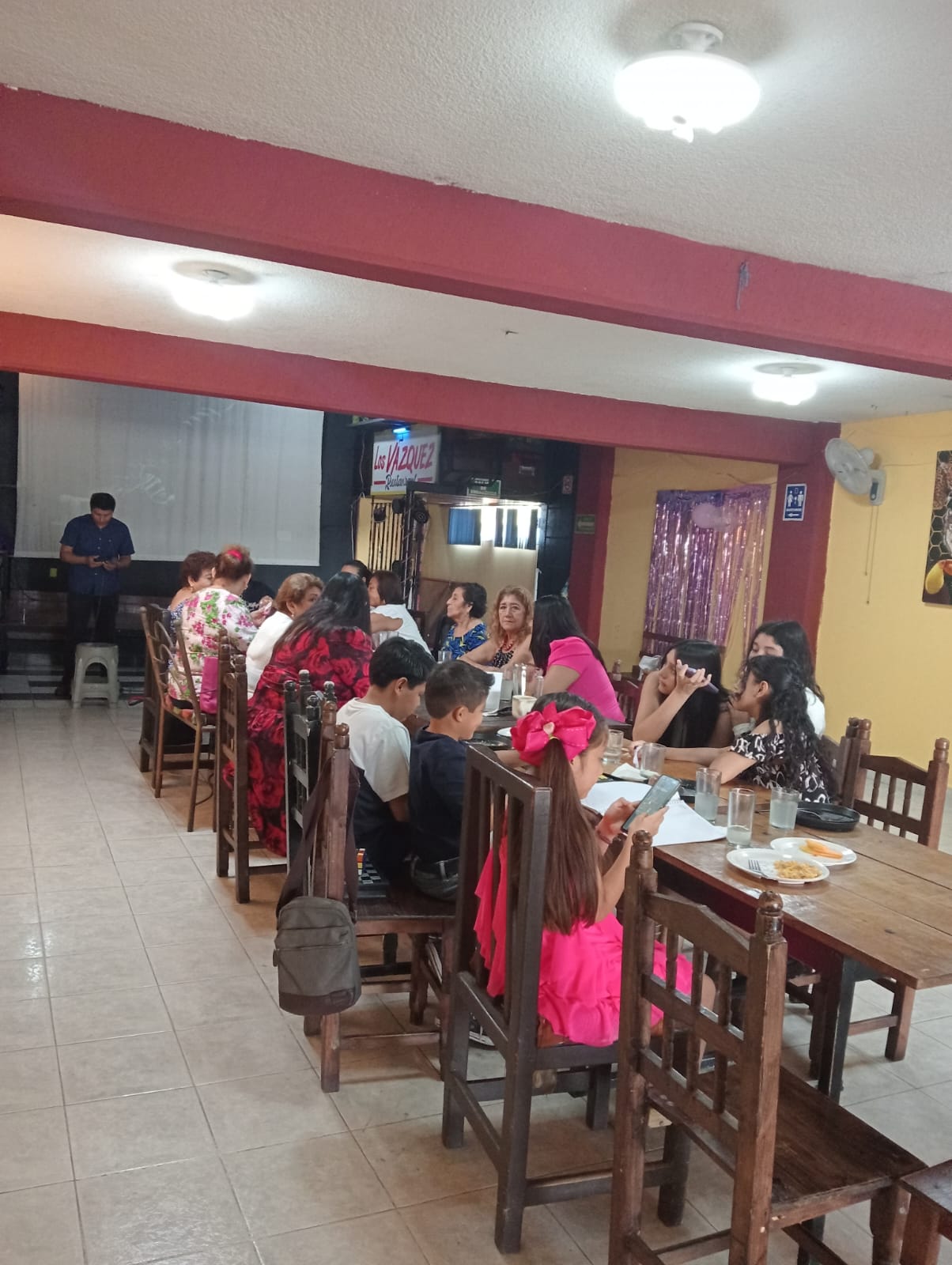 Los Vazquez Restaurant image 1