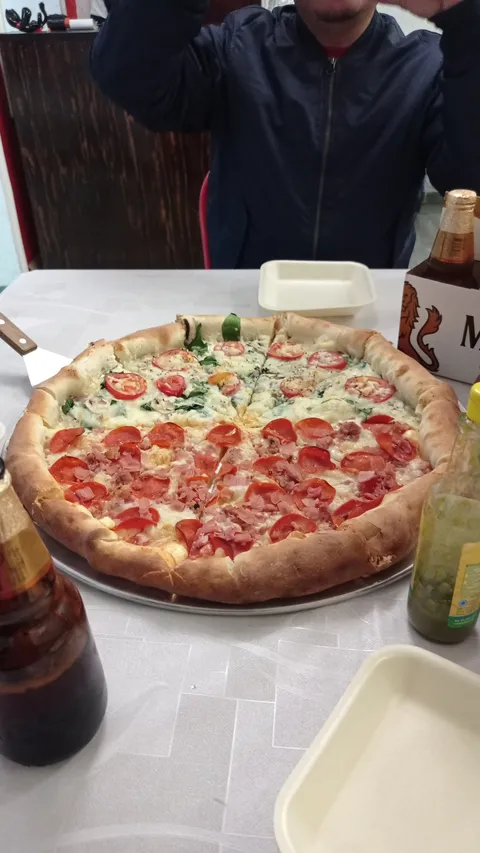 eme pizzería image 4
